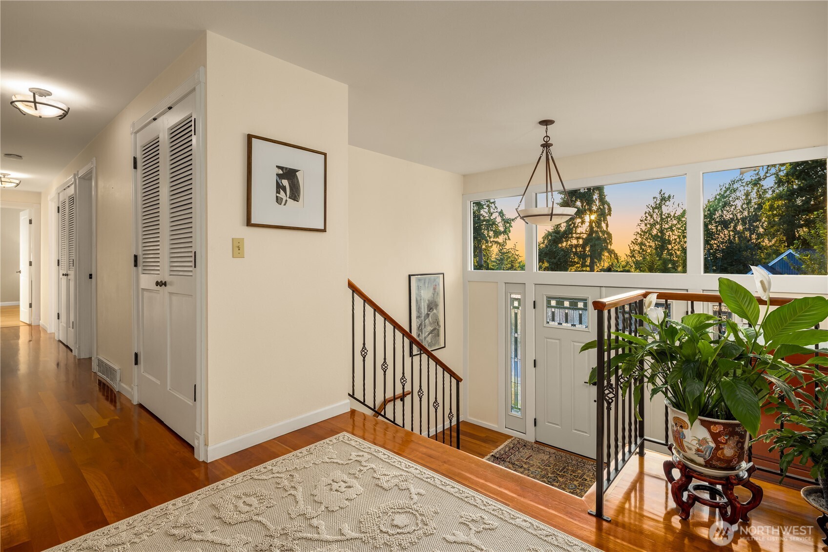 Mercer Island, Washington, 98040, United States, 4 Bedrooms Bedrooms, ,1 BathroomBathrooms,Residential,For Sale,1901418