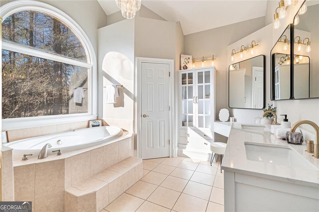 FLOWERY BRANCH, Georgia, 30542, United States, 5 Bedrooms Bedrooms, ,5 BathroomsBathrooms,Residential,For Sale,1894604