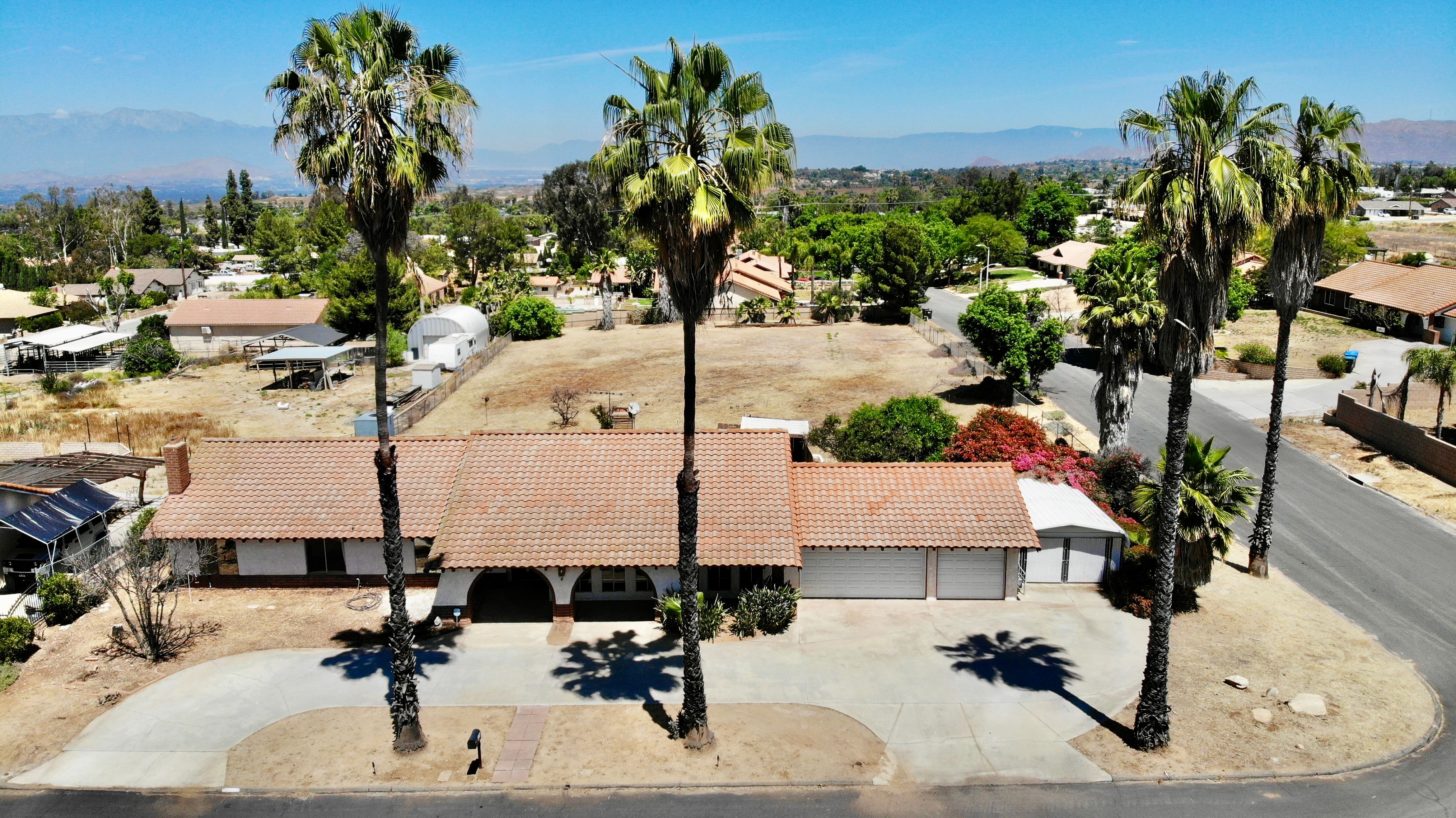  17652 Calle Del Corral, Riverside, CA 92504 - 物件實景