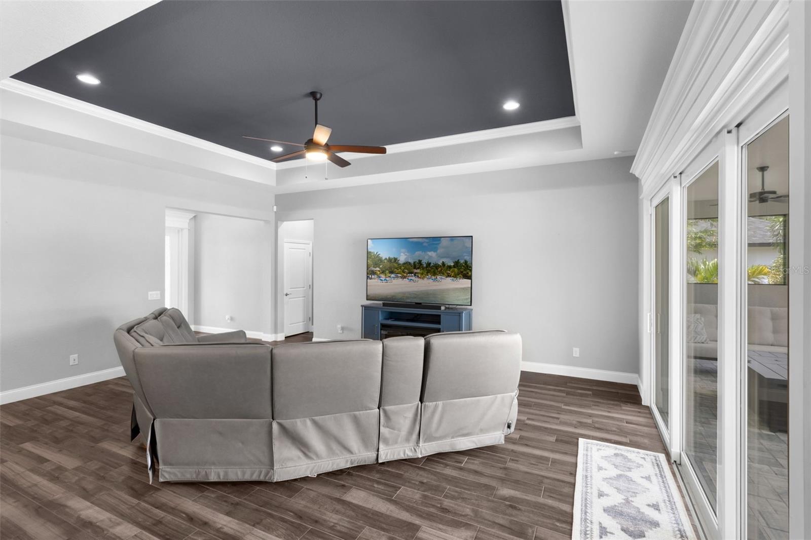 LAKELAND, Florida, 33813, United States, 5 Bedrooms Bedrooms, ,3 BathroomsBathrooms,Residential,For Sale,1937728
