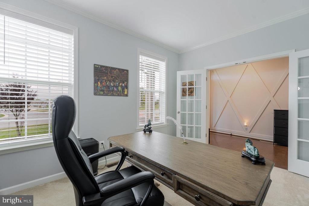 Charles Town, West Virginia, 25414, United States, 4 Bedrooms Bedrooms, ,5 BathroomsBathrooms,Residential,For Sale,1965453