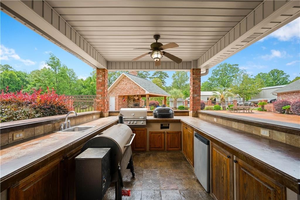 Jena, Louisiana, 71342, United States, 3 Bedrooms Bedrooms, ,3 BathroomsBathrooms,Residential,For Sale,2049158