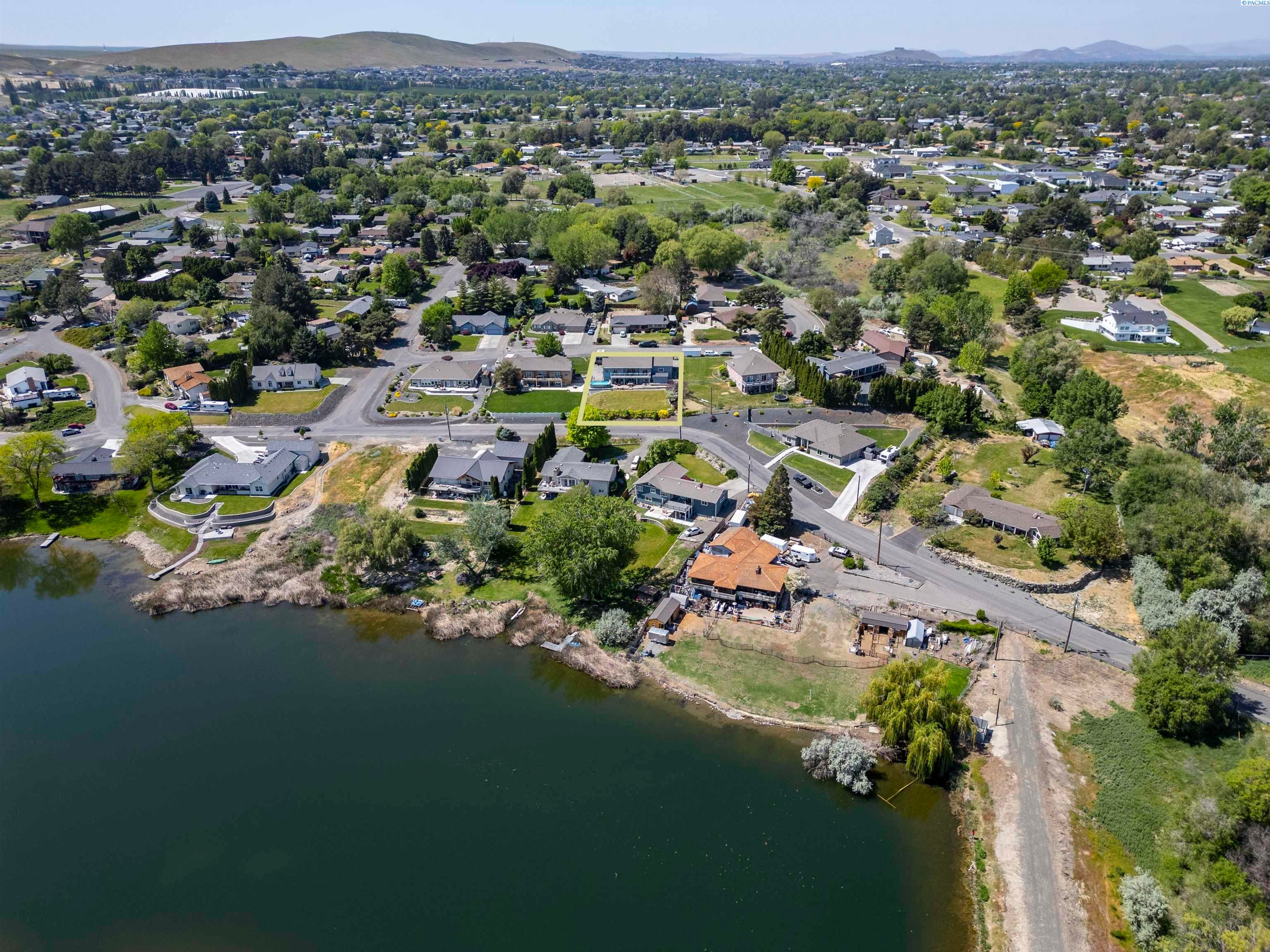 Kennewick, Washington, 99337, United States, 4 Bedrooms Bedrooms, ,3 BathroomsBathrooms,Residential,For Sale,1860973