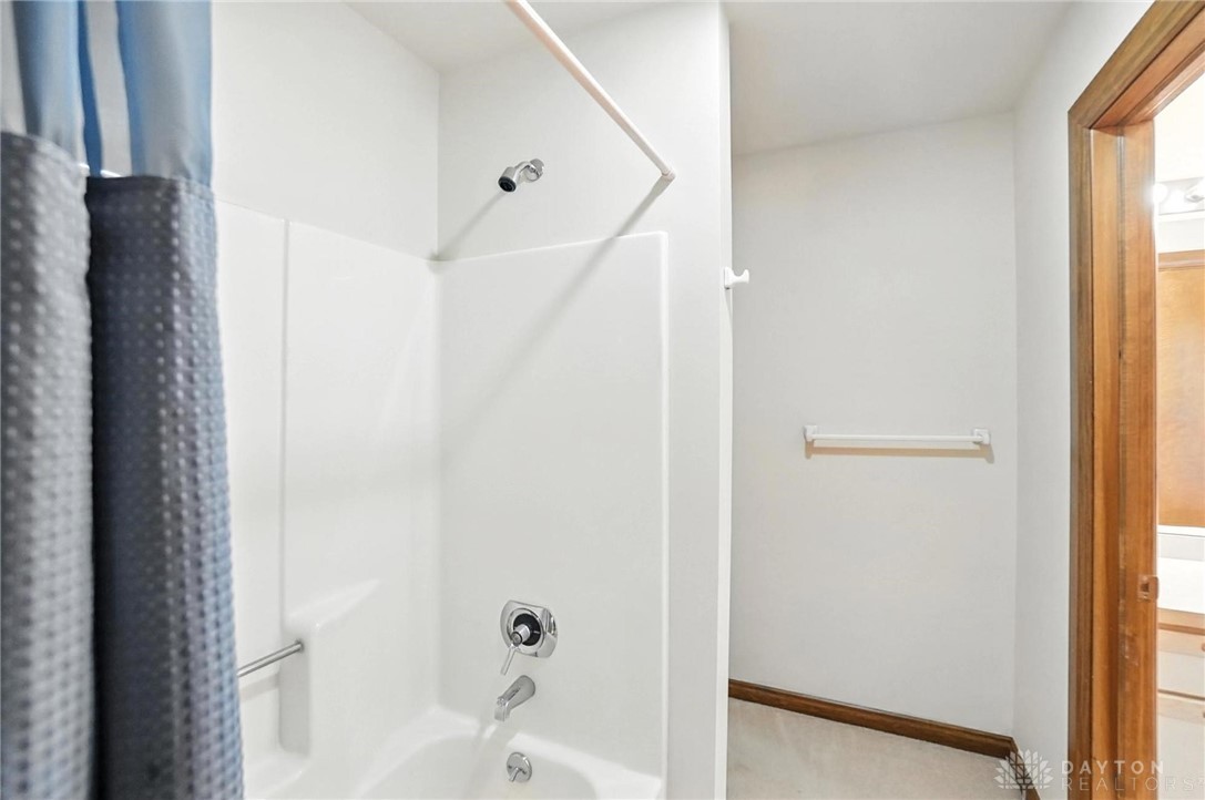 Sugarcreek Twp, Ohio, 45440, United States, 4 Bedrooms Bedrooms, ,5 BathroomsBathrooms,Residential,For Sale,1902150