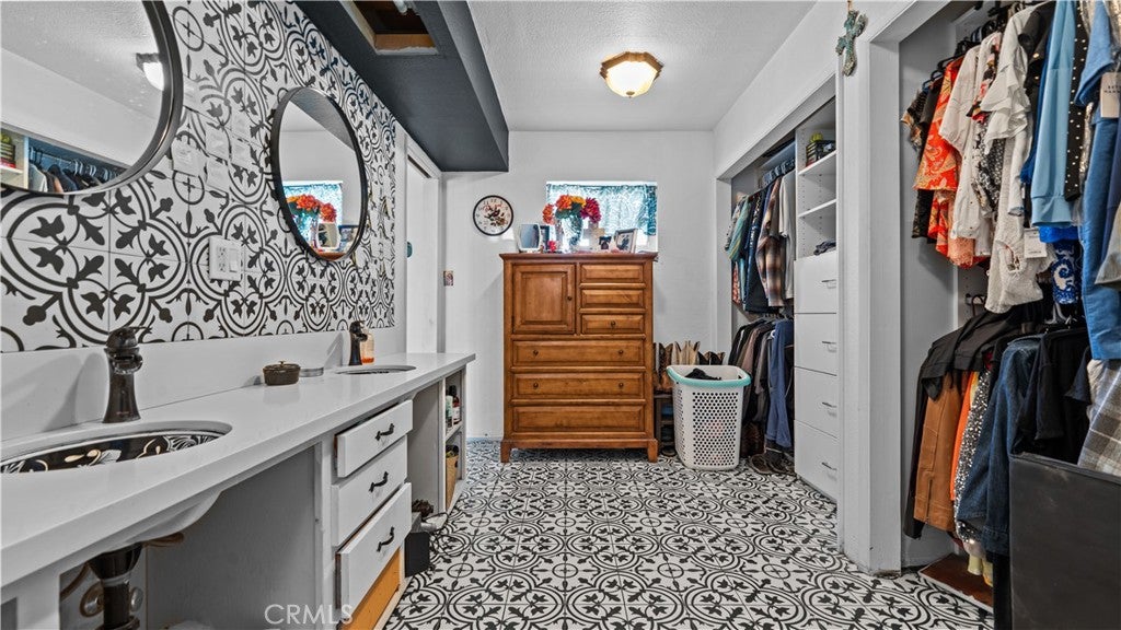 Jurupa Valley, California, 92509, United States, 4 Bedrooms Bedrooms, ,3 BathroomsBathrooms,Residential,For Sale,2012120