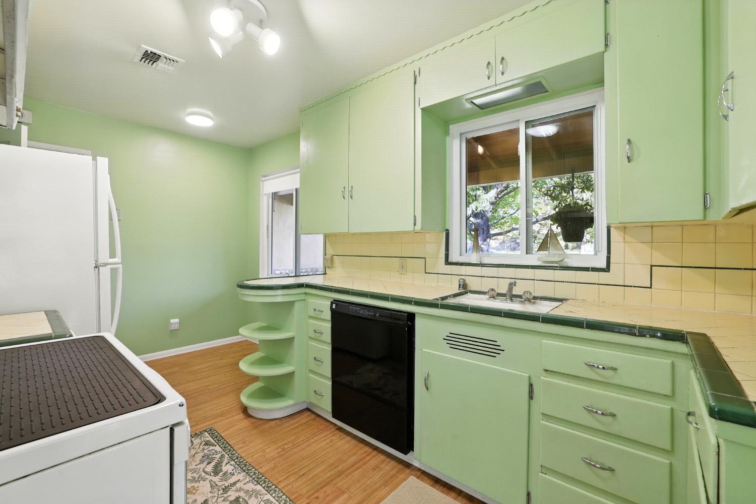 Sacramento, California, 95864, United States, 3 Bedrooms Bedrooms, ,2 BathroomsBathrooms,Residential,For Sale,1926285