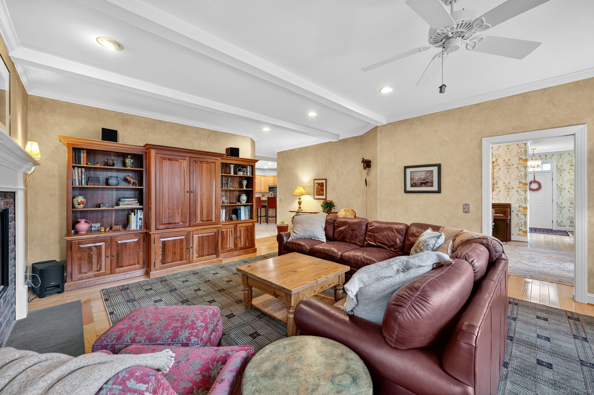 Suffield, Connecticut, 06078, United States, 4 Bedrooms Bedrooms, ,3 BathroomsBathrooms,Residential,For Sale,1988055