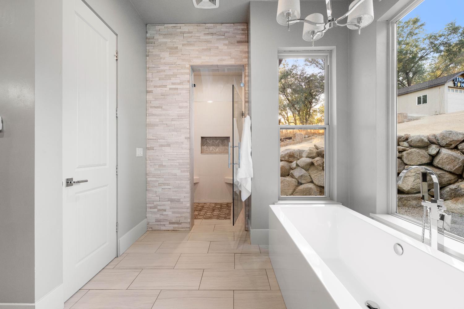 Loomis, California, 95650, United States, 5 Bedrooms Bedrooms, ,6 BathroomsBathrooms,Residential,For Sale,2003238