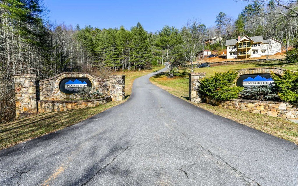 Hiawassee, Georgia, 30546, United States, 3 Bedrooms Bedrooms, ,3 BathroomsBathrooms,Residential,For Sale,1921264
