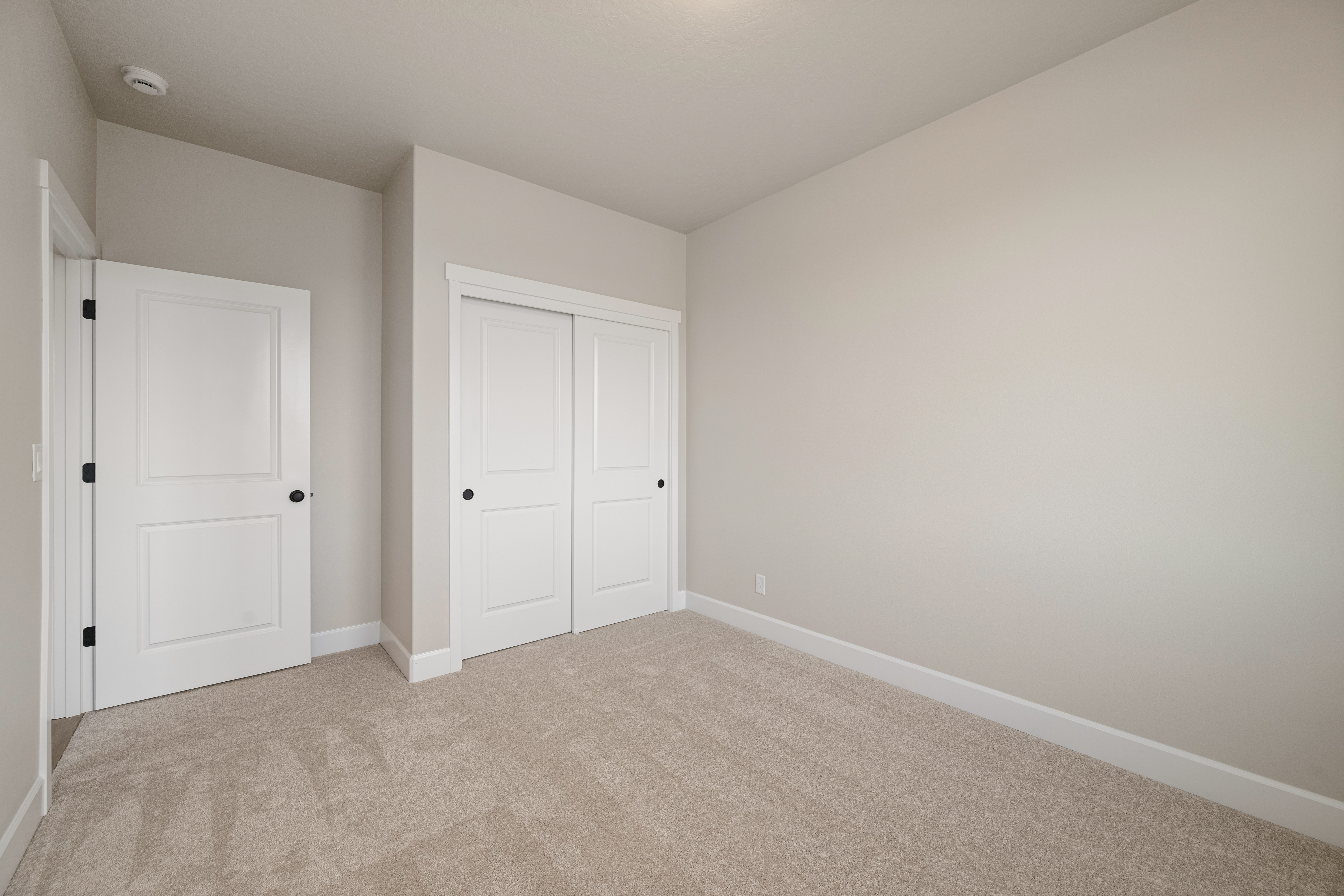  4 Beds, RV Garage & Large Pantry - 物件實景