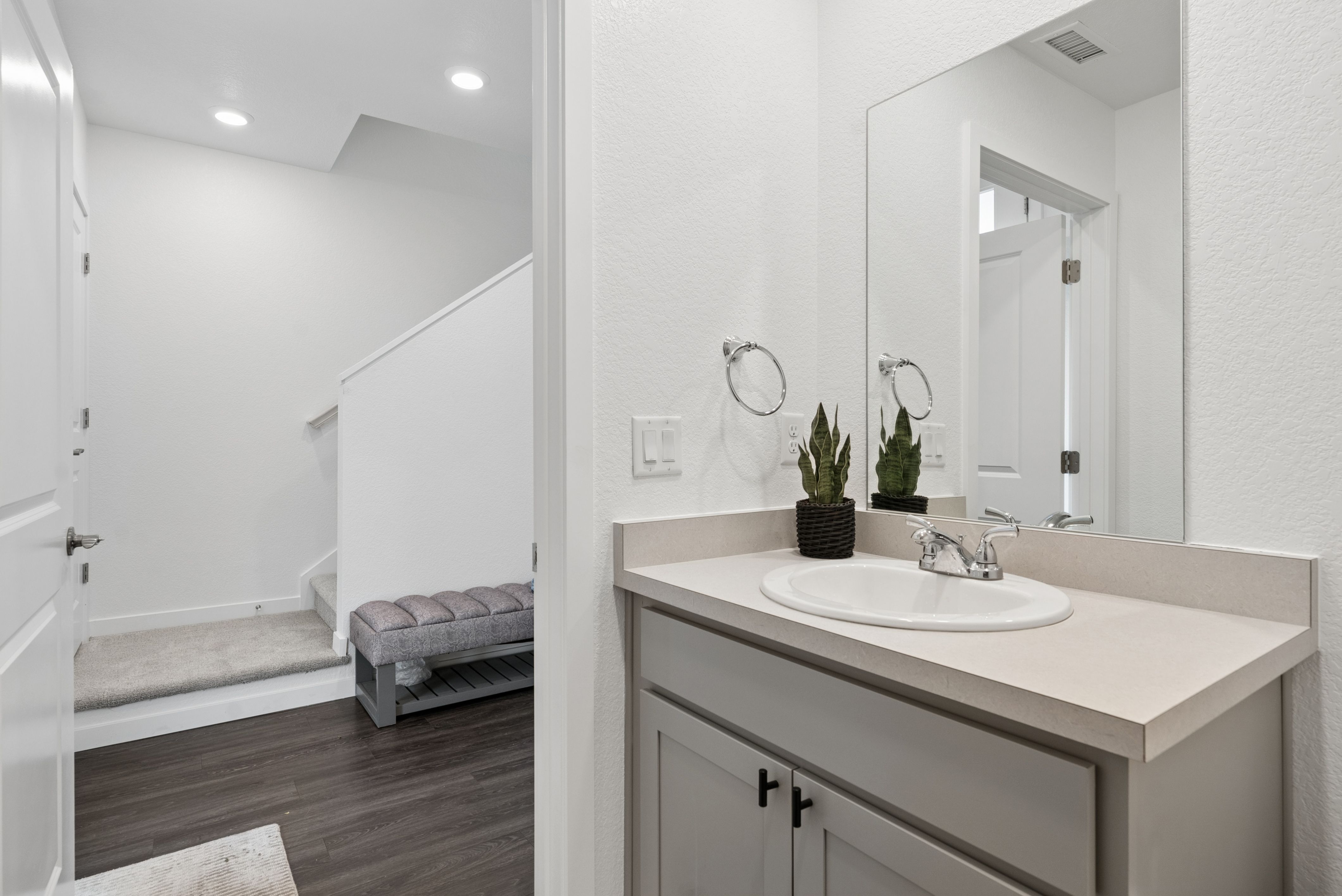  Beautiful Townhome In The Highly Desirable Midtown At Clear Creek Neighborhood - 物件實景