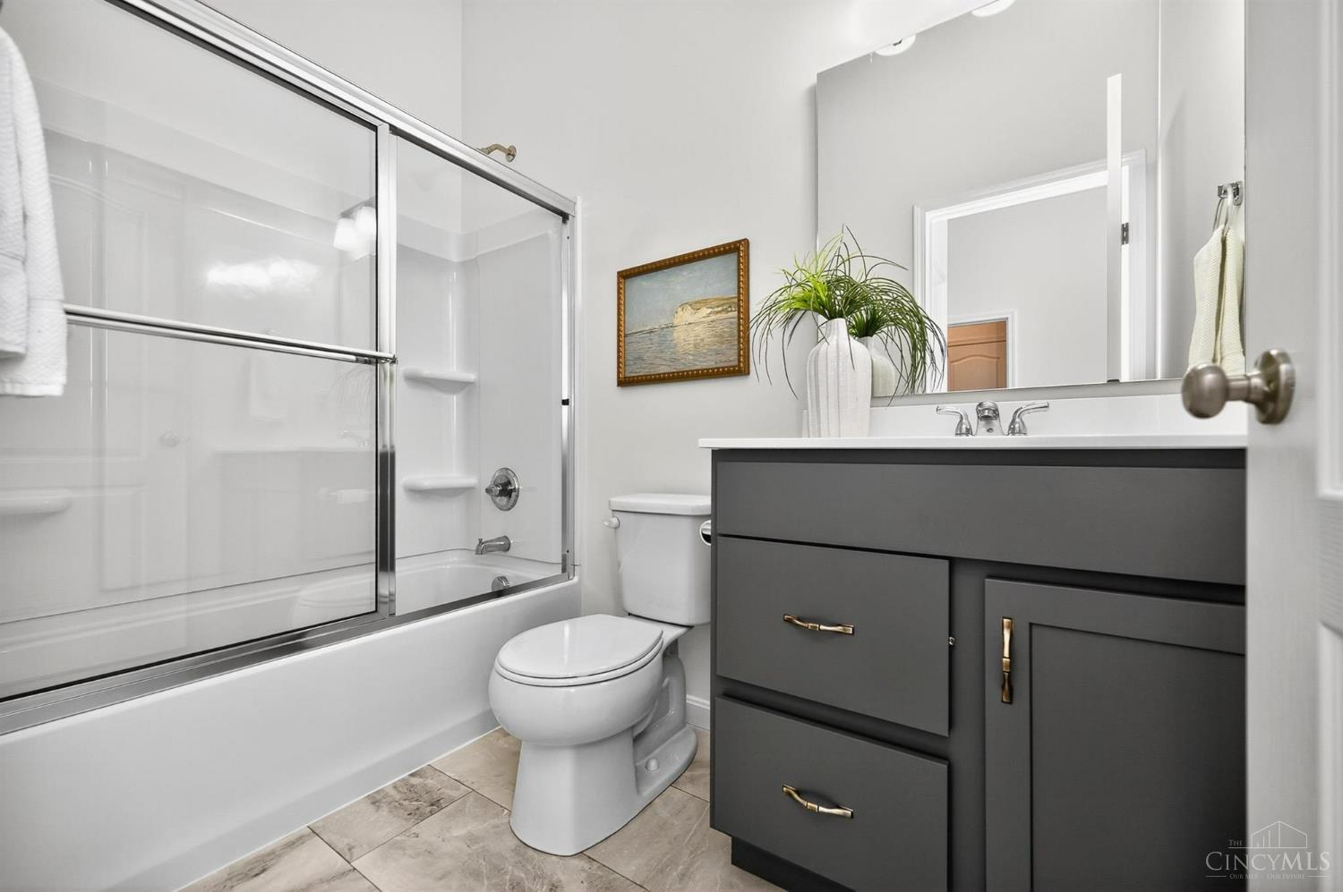 Turtle Creek Twp, Ohio, 45036, United States, 5 Bedrooms Bedrooms, ,4 BathroomsBathrooms,Residential,For Sale,1890162