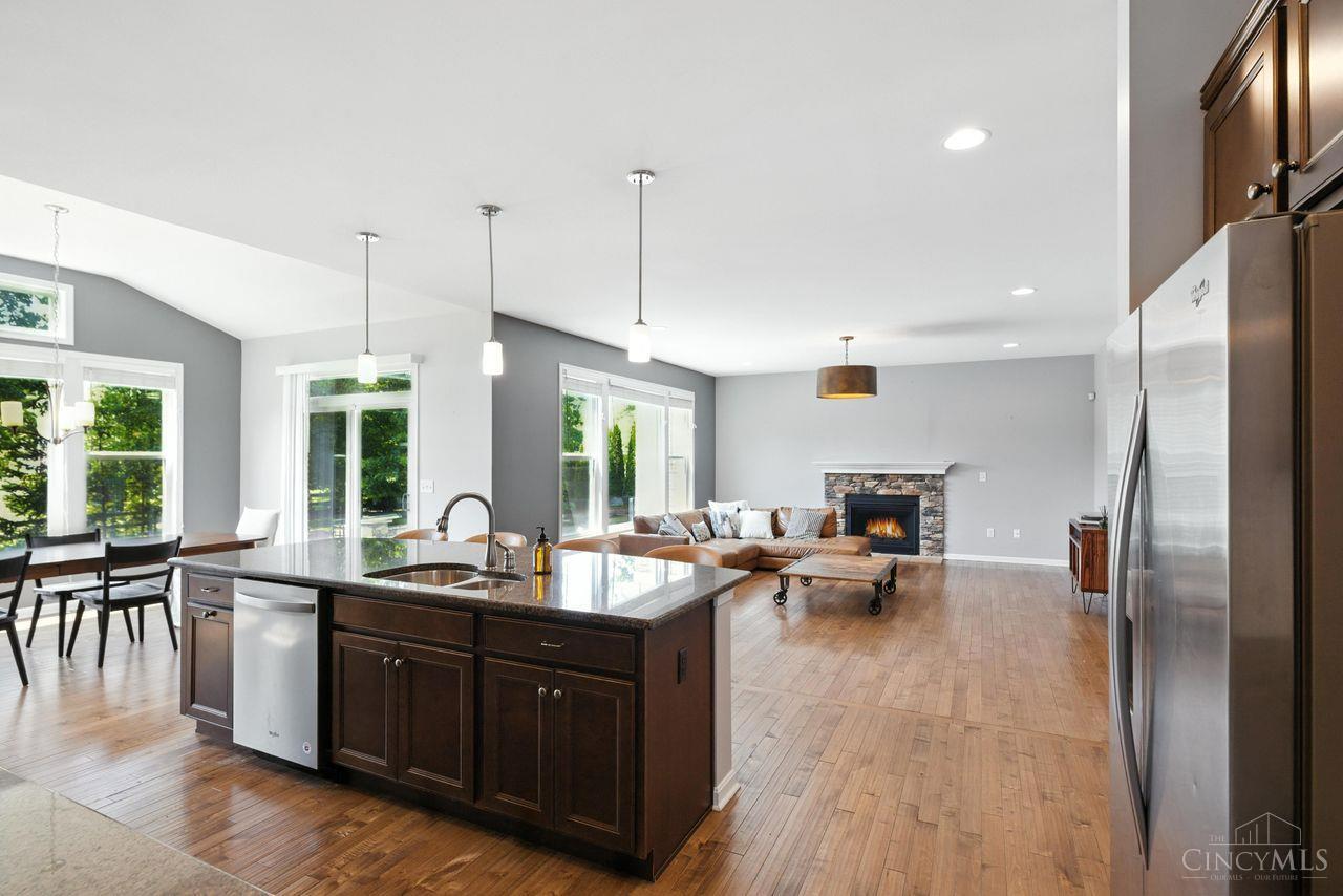 Loveland, Ohio, 45140, United States, 4 Bedrooms Bedrooms, ,4 BathroomsBathrooms,Residential,For Sale,1901126