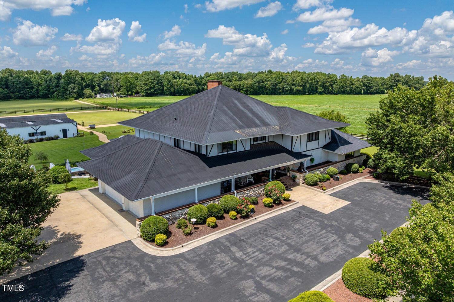 Newton Grove, North Carolina, 28366, United States, 5 Bedrooms Bedrooms, ,8 BathroomsBathrooms,Residential,For Sale,1892259
