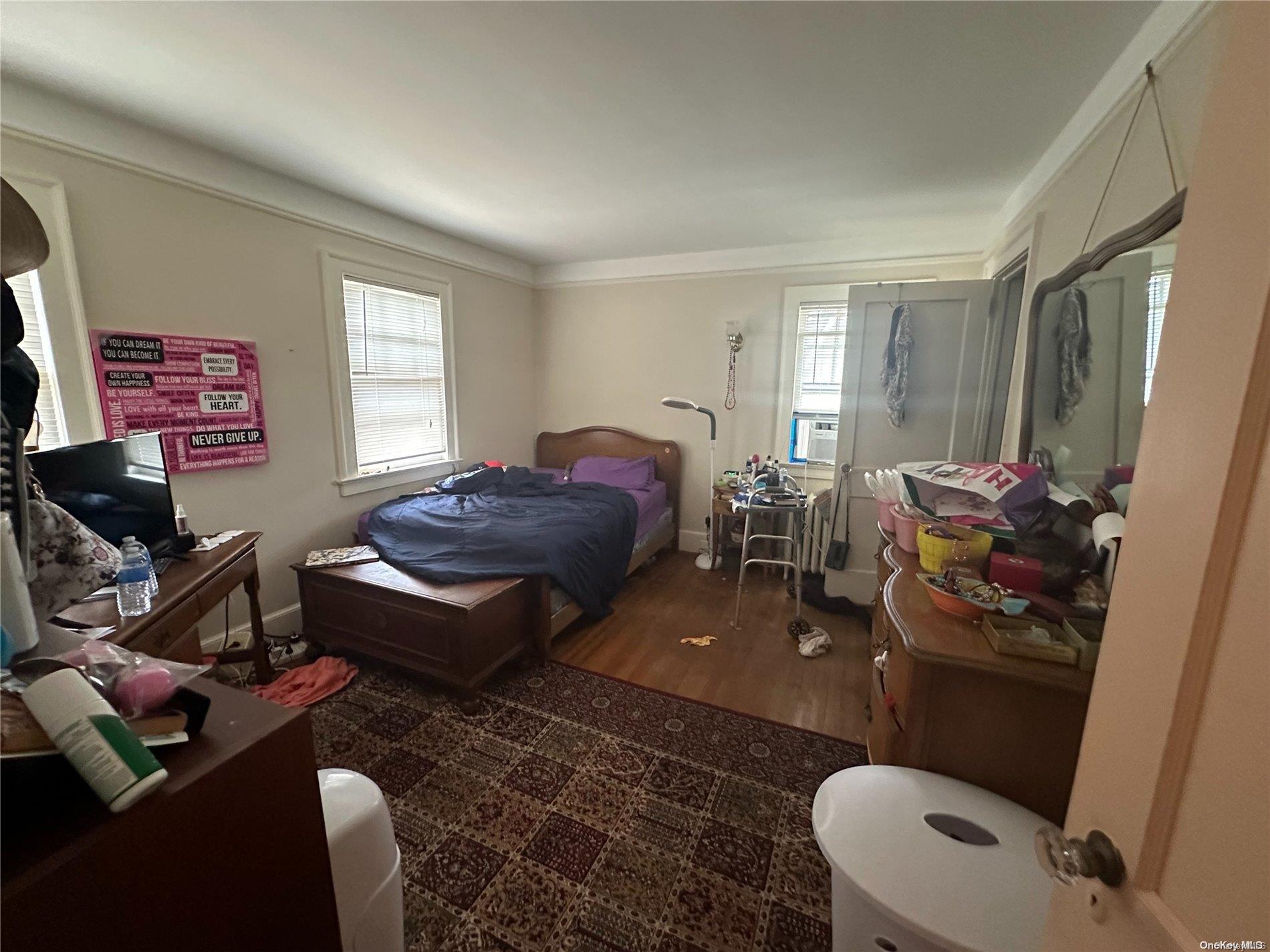 Great Neck, New York, 11024, United States, 3 Bedrooms Bedrooms, ,1 BathroomBathrooms,Residential,For Sale,1813525