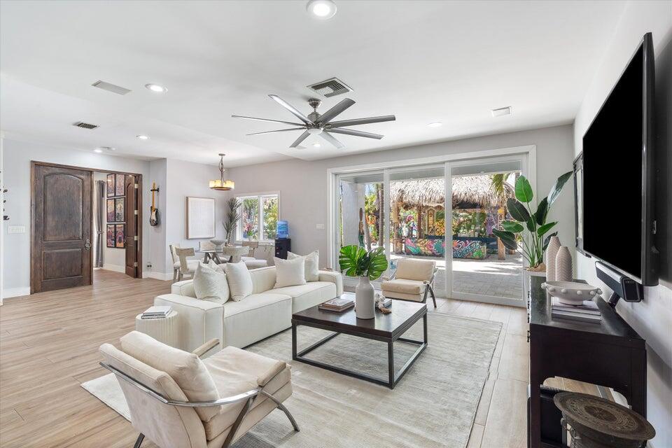 Lighthouse Point, Florida, 33064, United States, 4 Bedrooms Bedrooms, ,4 BathroomsBathrooms,Residential,For Sale,1992146