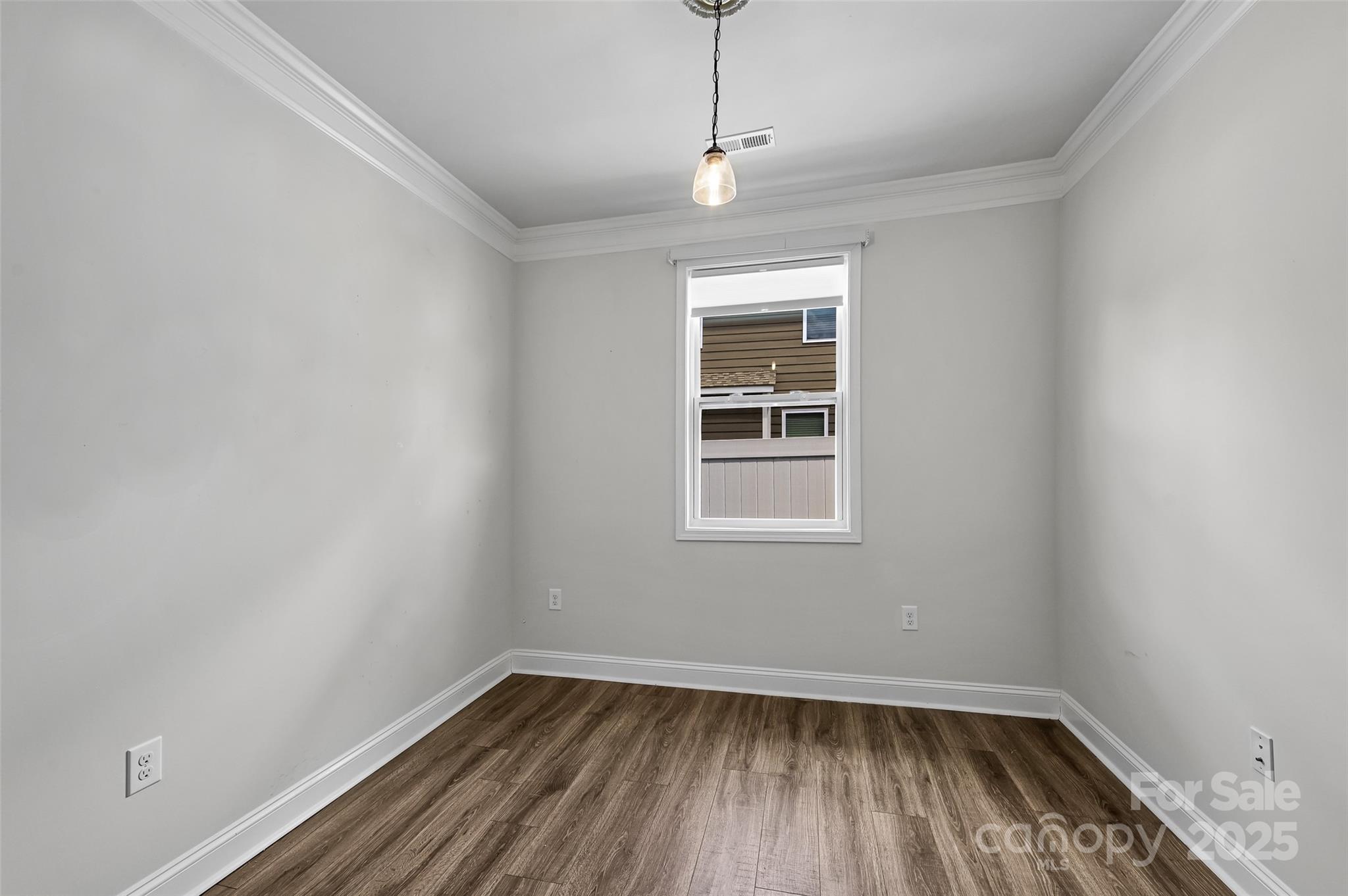 Hendersonville, North Carolina, 28792, United States, 3 Bedrooms Bedrooms, ,3 BathroomsBathrooms,Residential,For Sale,1927373