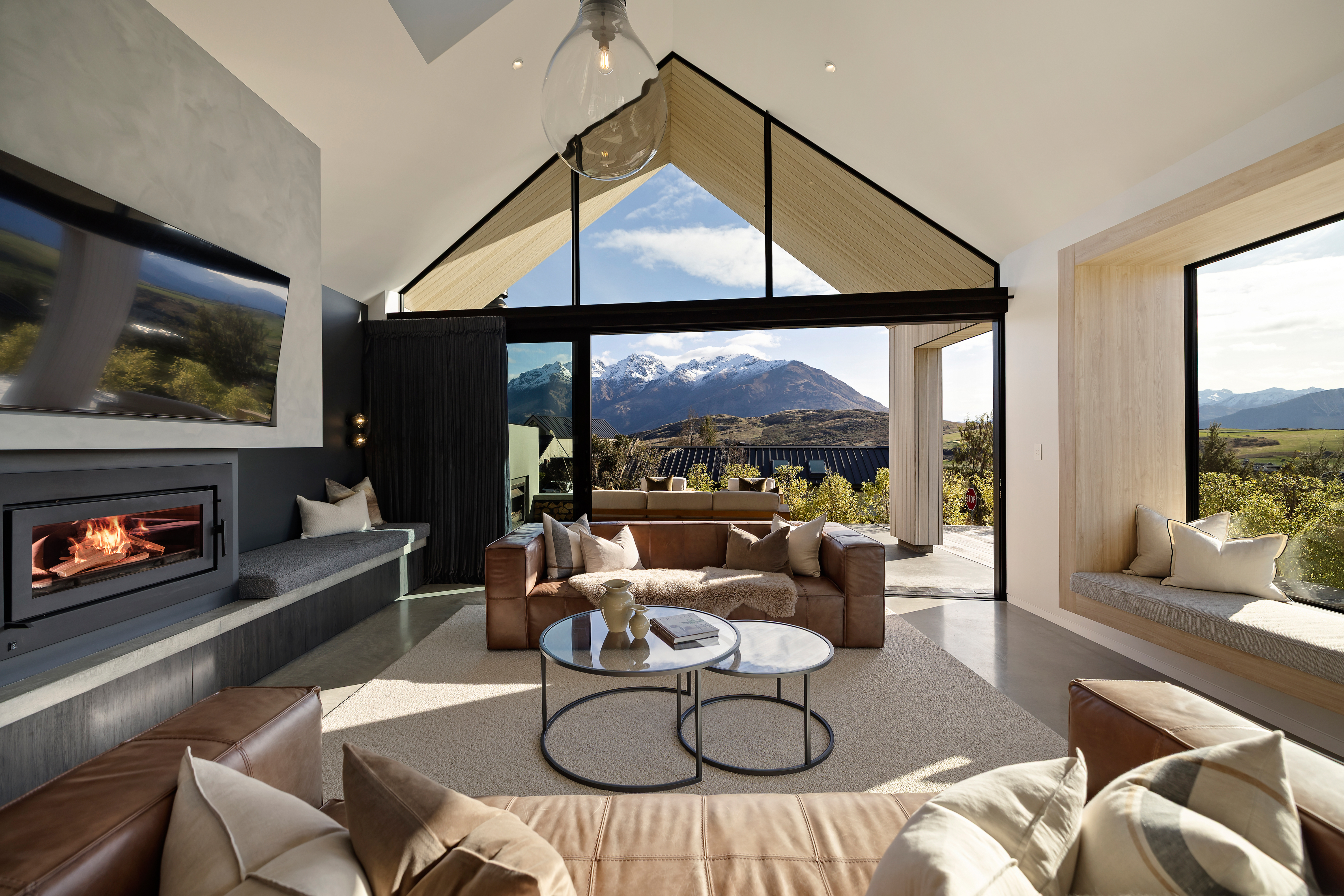  Architecturally Designed Mountain Home - 物件實景