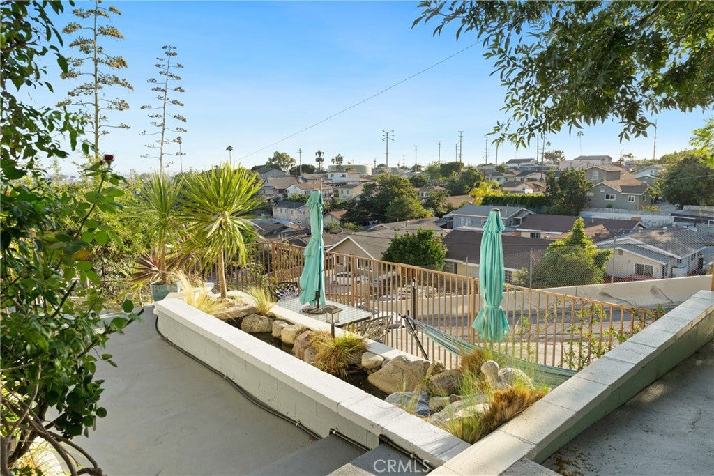 Los Angeles, California, 90063, United States, 3 Bedrooms Bedrooms, ,3 BathroomsBathrooms,Residential,For Sale,1938120