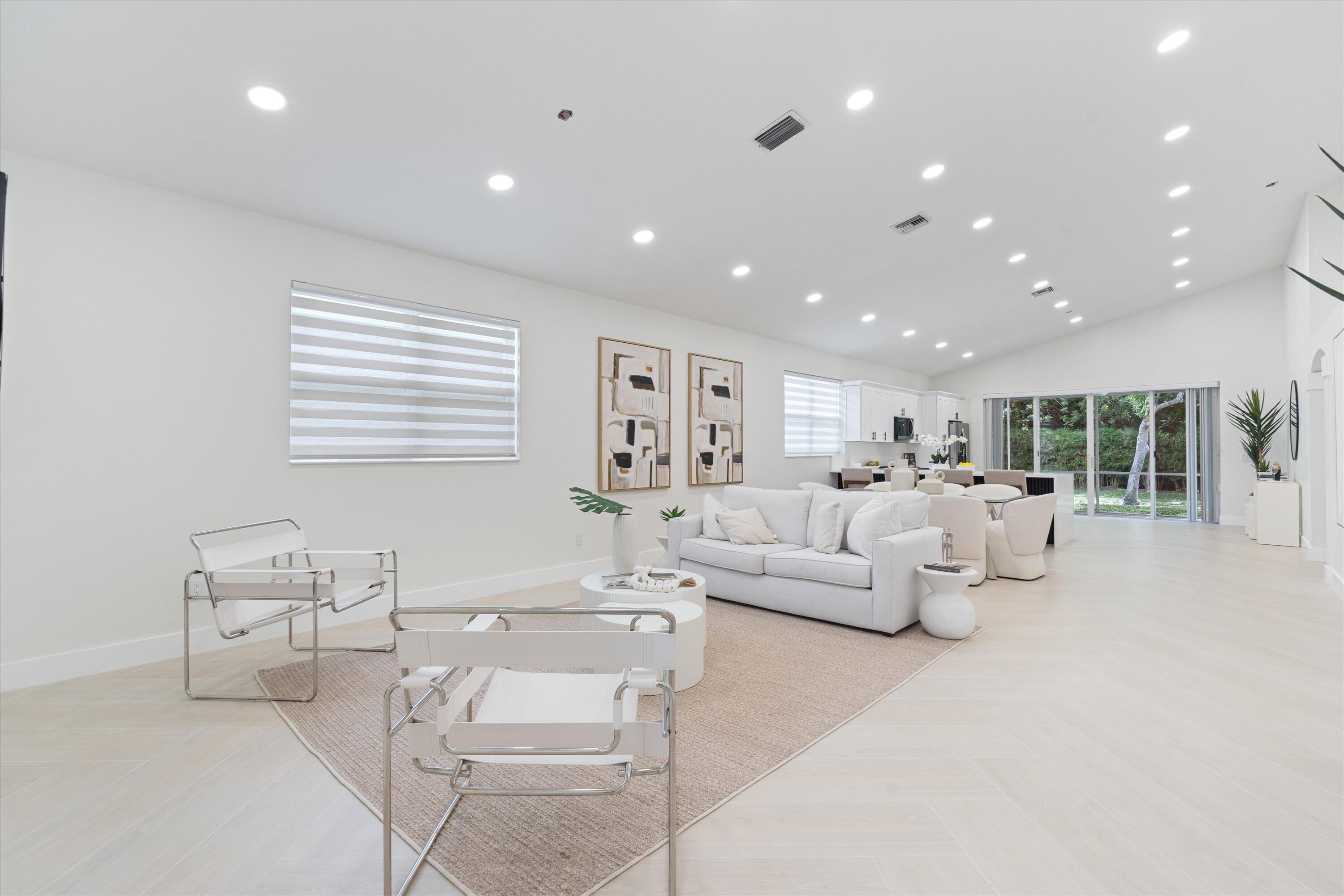 Delray Beach, Florida, 33446, United States, 4 Bedrooms Bedrooms, ,2 BathroomsBathrooms,Residential,For Sale,1898707