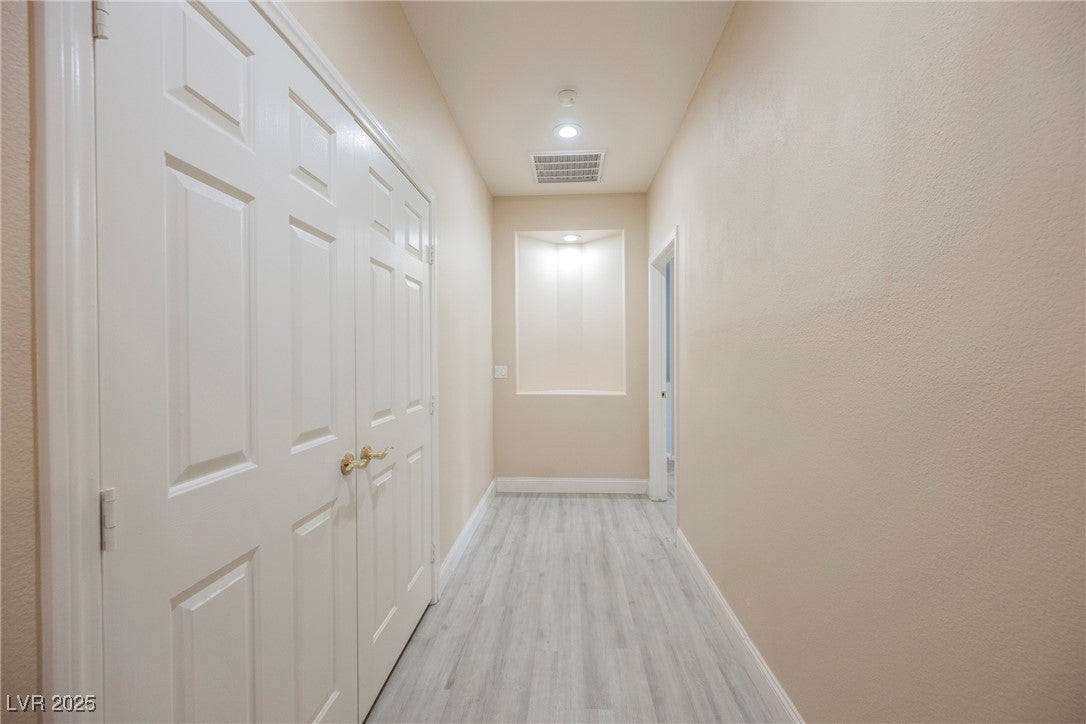 Henderson, Nevada, 89015, United States, 5 Bedrooms Bedrooms, ,2 BathroomsBathrooms,Residential,For Sale,1976773