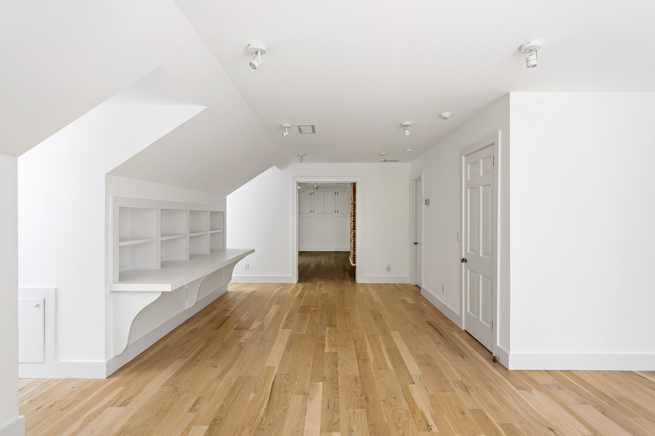  Timeless Architecture and Modern Livability Converge in Tuxedo Park Home - 物件實景