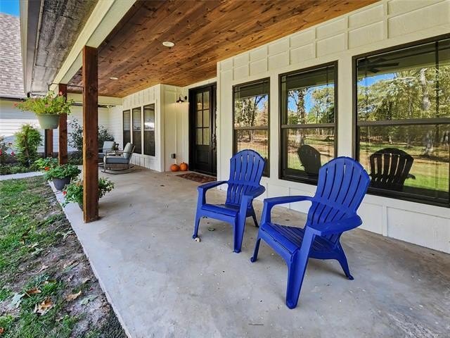 Tahlequah, Oklahoma, 74464, United States, 4 Bedrooms Bedrooms, ,4 BathroomsBathrooms,Residential,For Sale,2040103