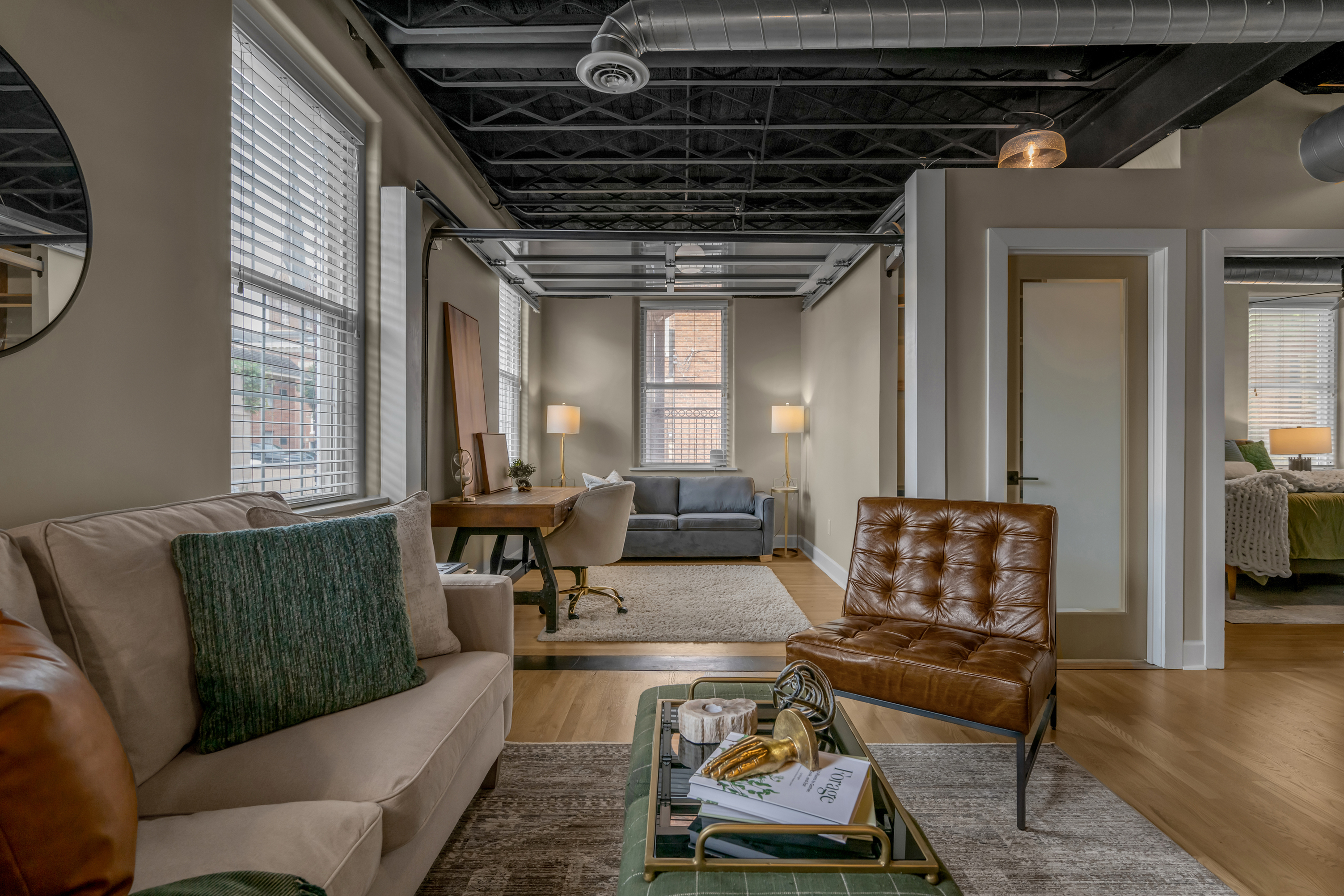  200 W 2nd Street #101 - 物件實景
