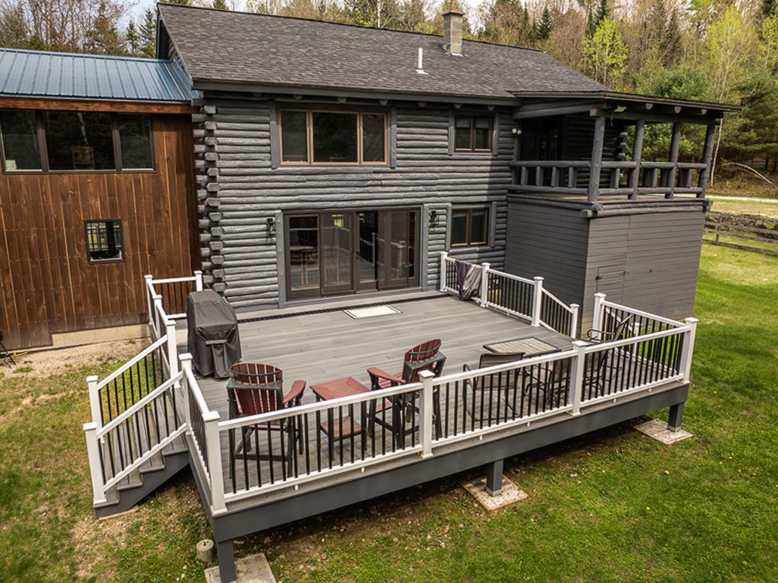 Littleton, New Hampshire, 03561, United States, 5 Bedrooms Bedrooms, ,2 BathroomsBathrooms,Residential,For Sale,1820898