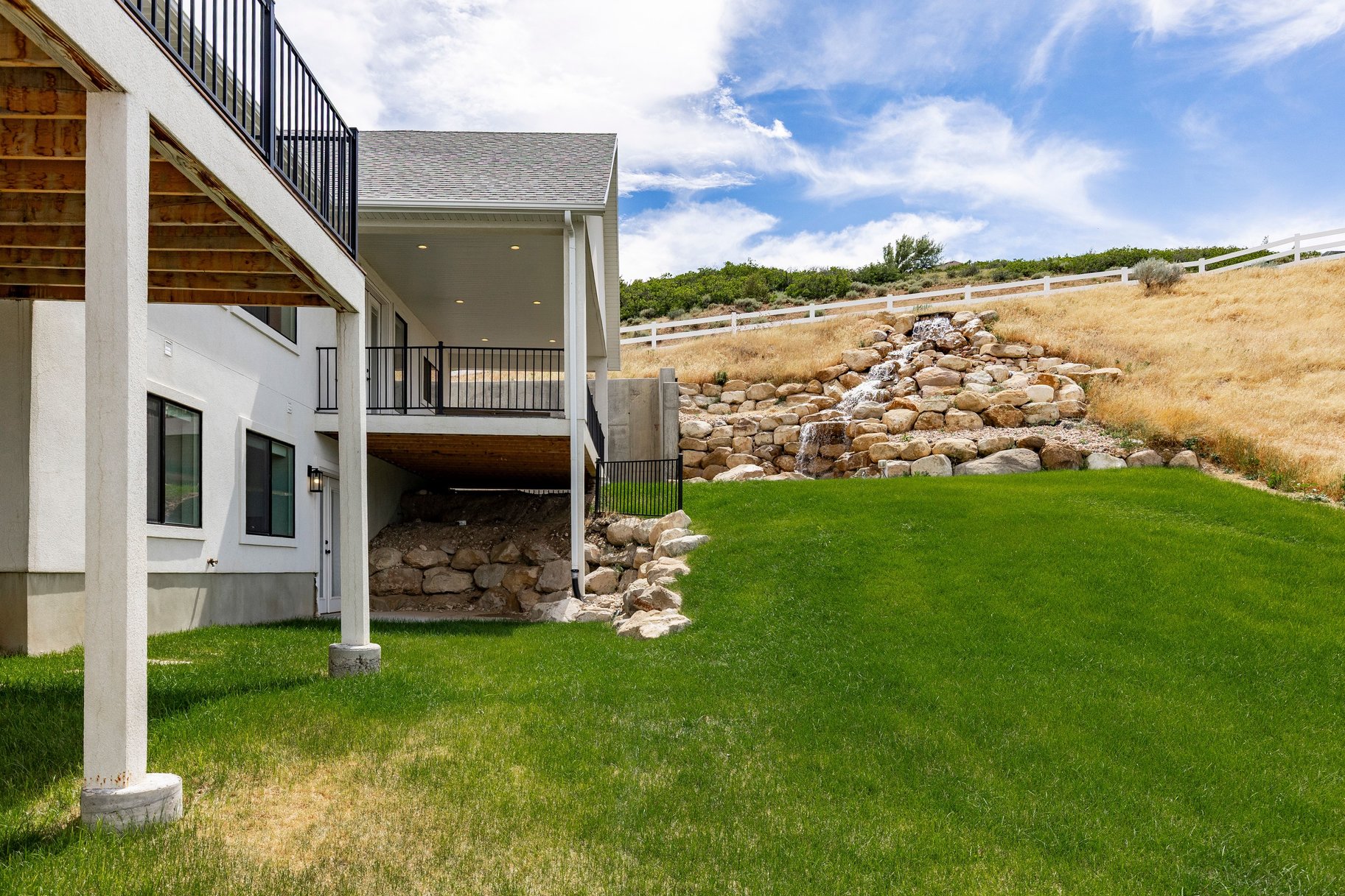  Custom Home with Fully Finished ADU Near Golf, Trails & Mountain Views - 物件實景
