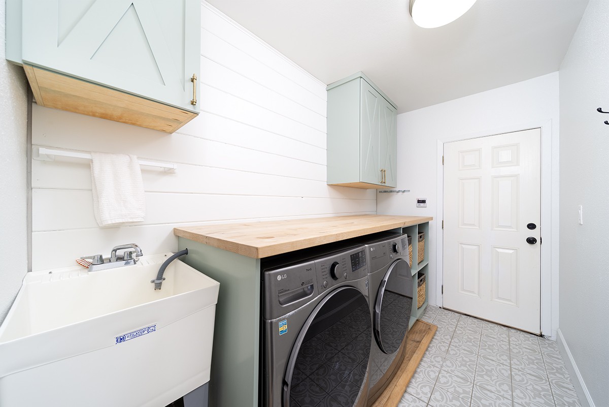 Keaau, Hawaii, 96749, United States, 5 Bedrooms Bedrooms, ,3 BathroomsBathrooms,Residential,For Sale,1989404