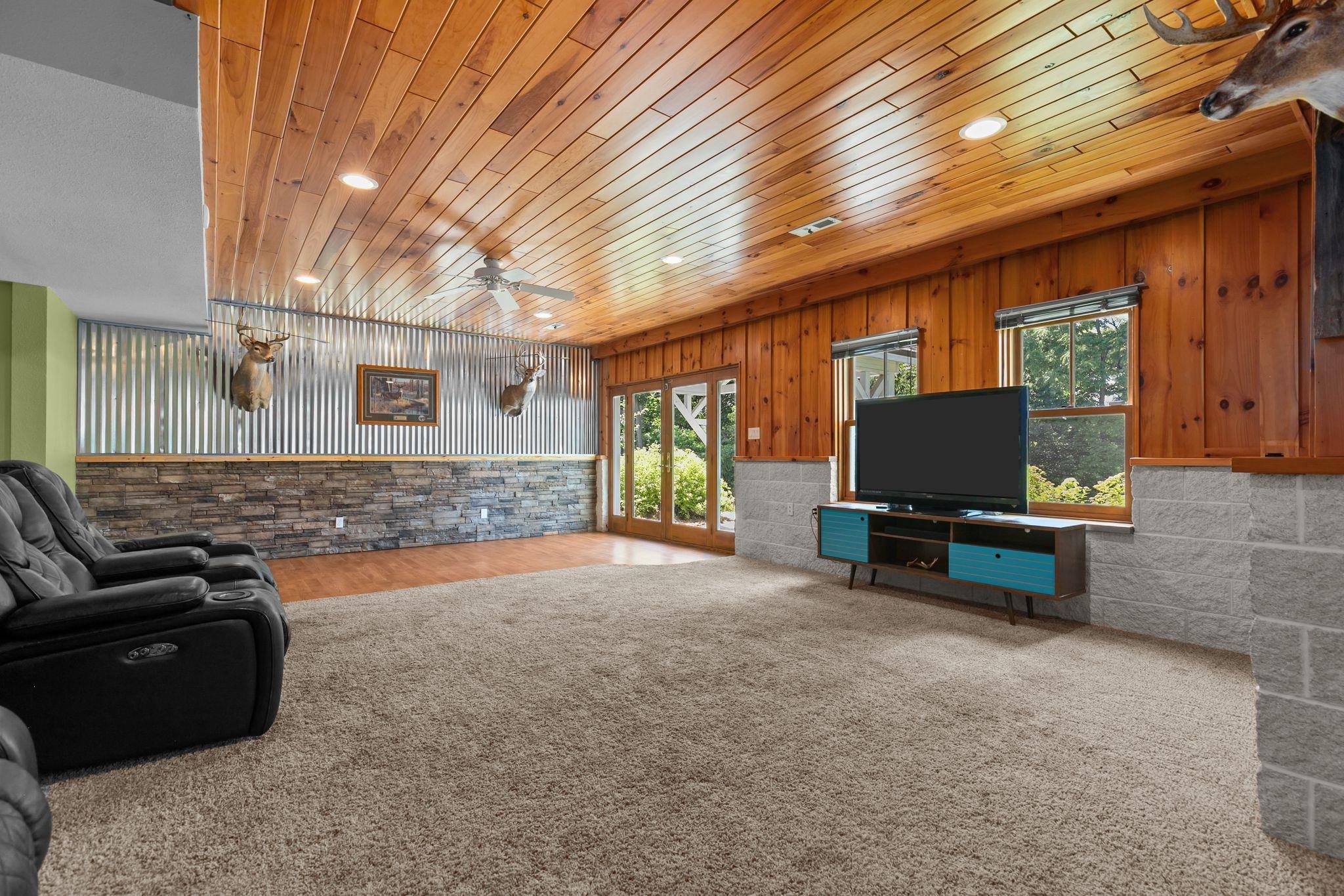 Berlin, Wisconsin, 54923, United States, 5 Bedrooms Bedrooms, ,4 BathroomsBathrooms,Residential,For Sale,1974961