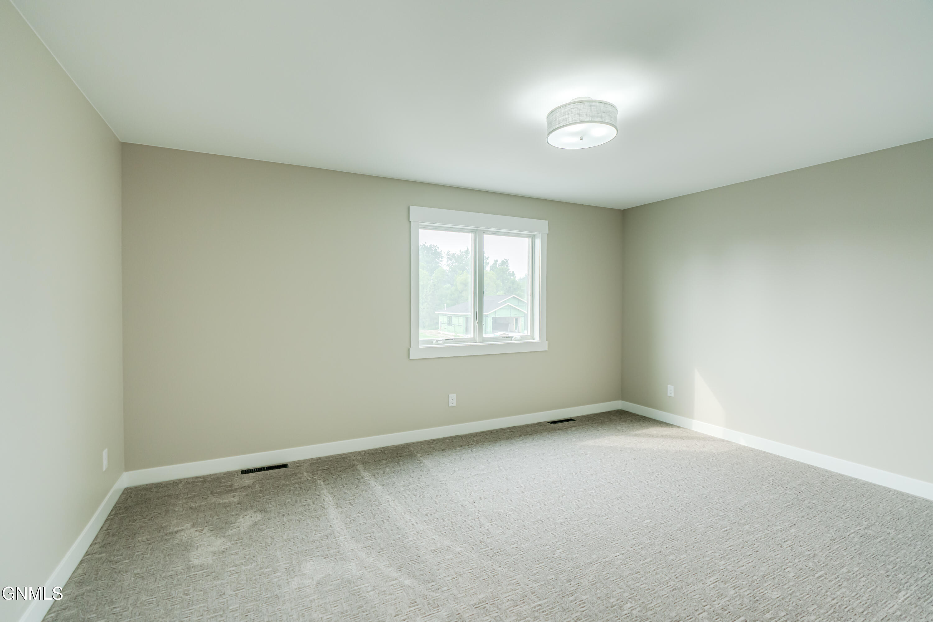 Bismarck, North Dakota, 58504, United States, 3 Bedrooms Bedrooms, ,3 BathroomsBathrooms,Residential,For Sale,1938012