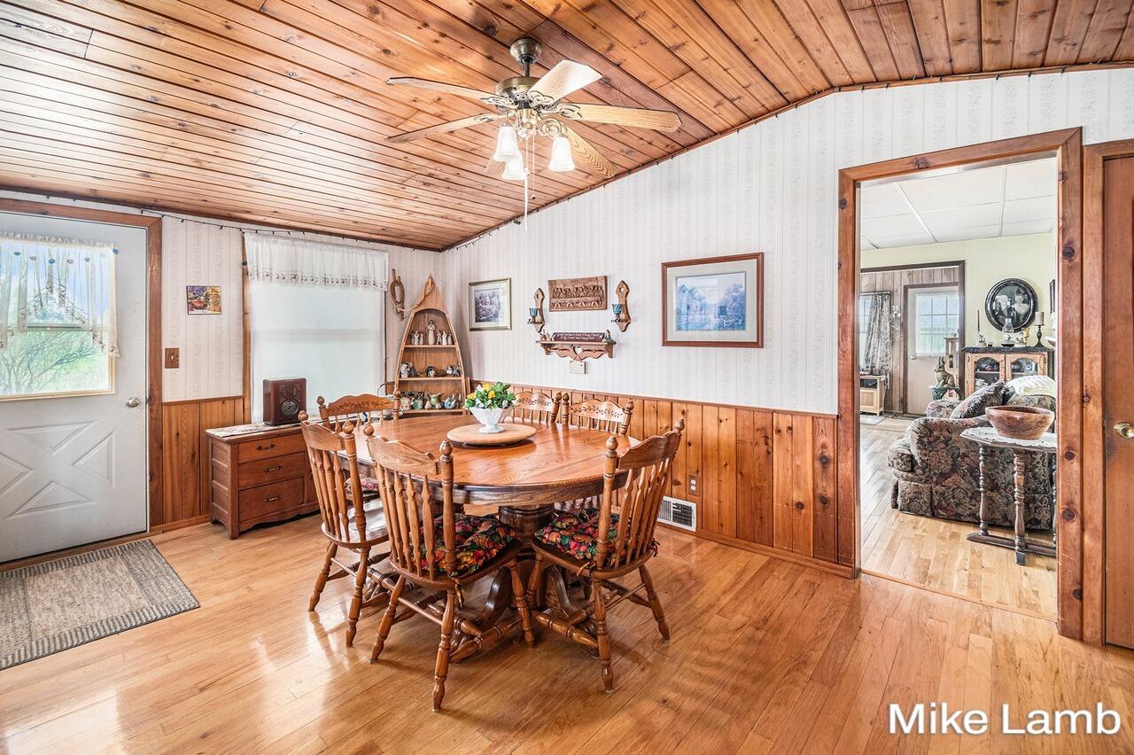 Kent City, Michigan, 49330, United States, 4 Bedrooms Bedrooms, ,1 BathroomBathrooms,Residential,For Sale,1793109