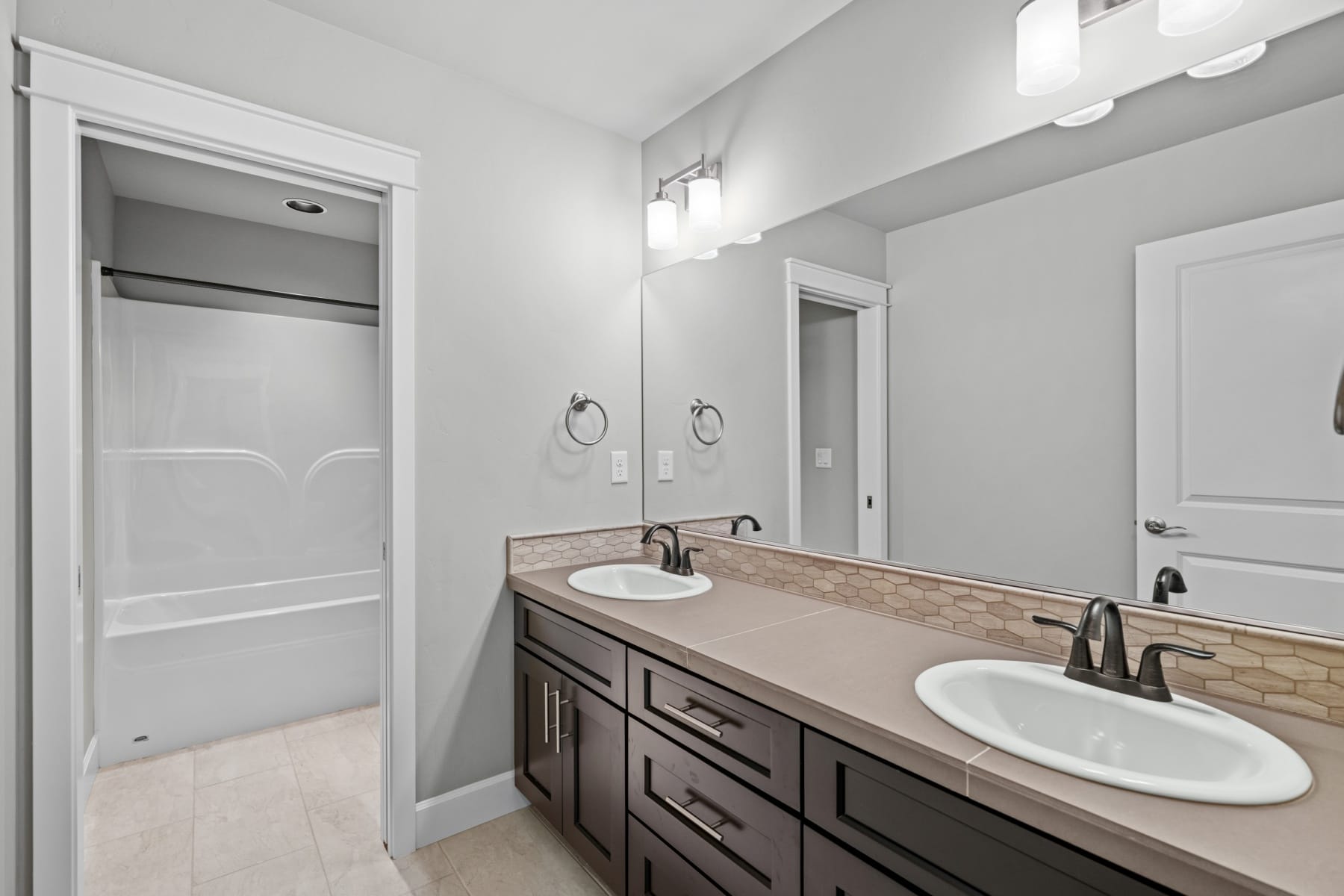 12465 SW LESSER RD Portland, OR 97219 - 物件實景