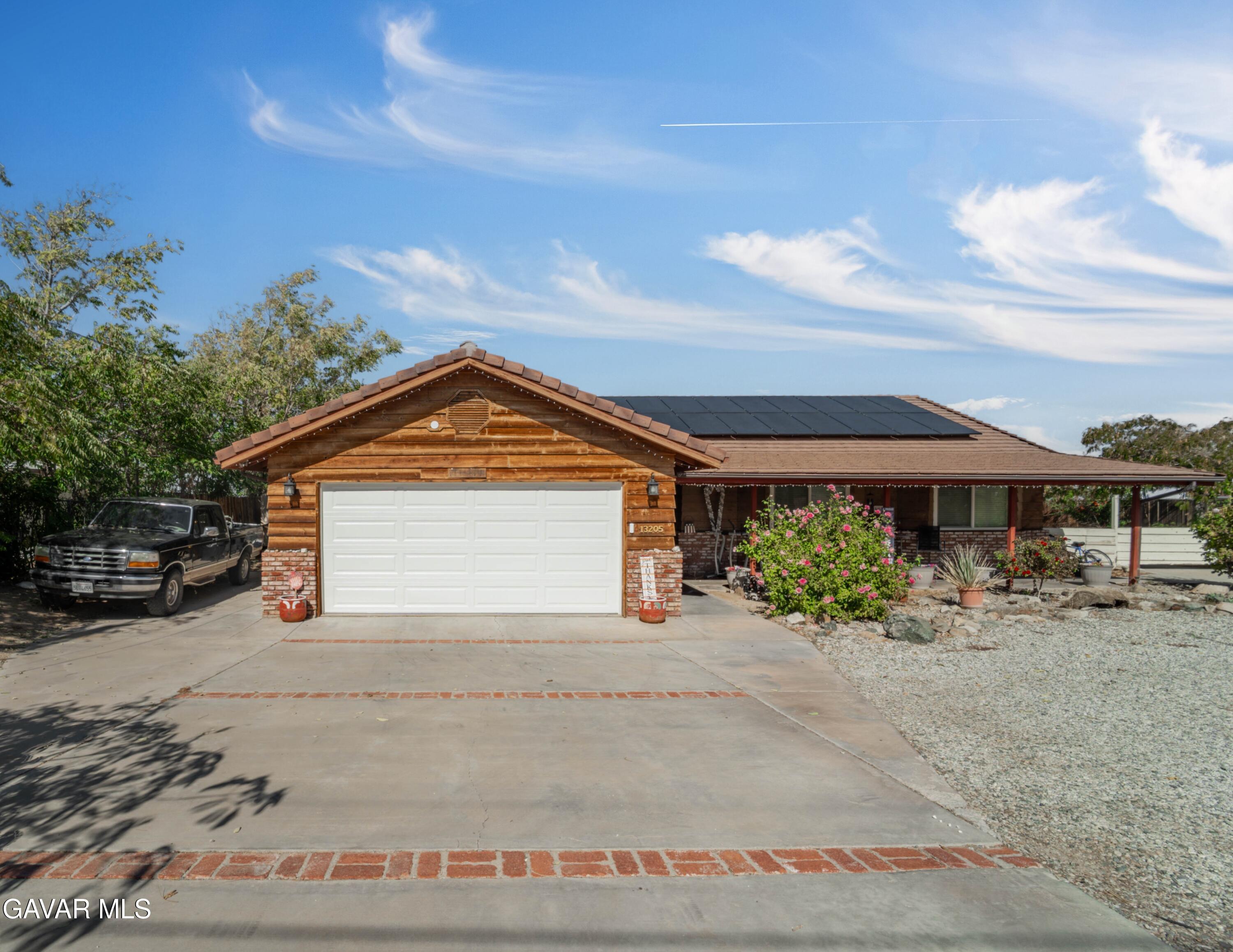 Pearblossom, California, 93553, United States, 4 Bedrooms Bedrooms, ,3 BathroomsBathrooms,Residential,For Sale,1971621