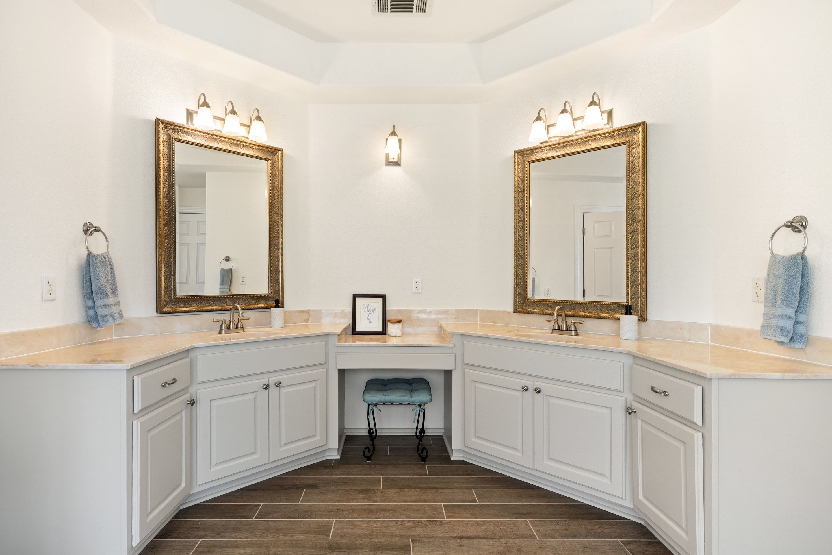  744 Bartlett Drive West - 物件實景