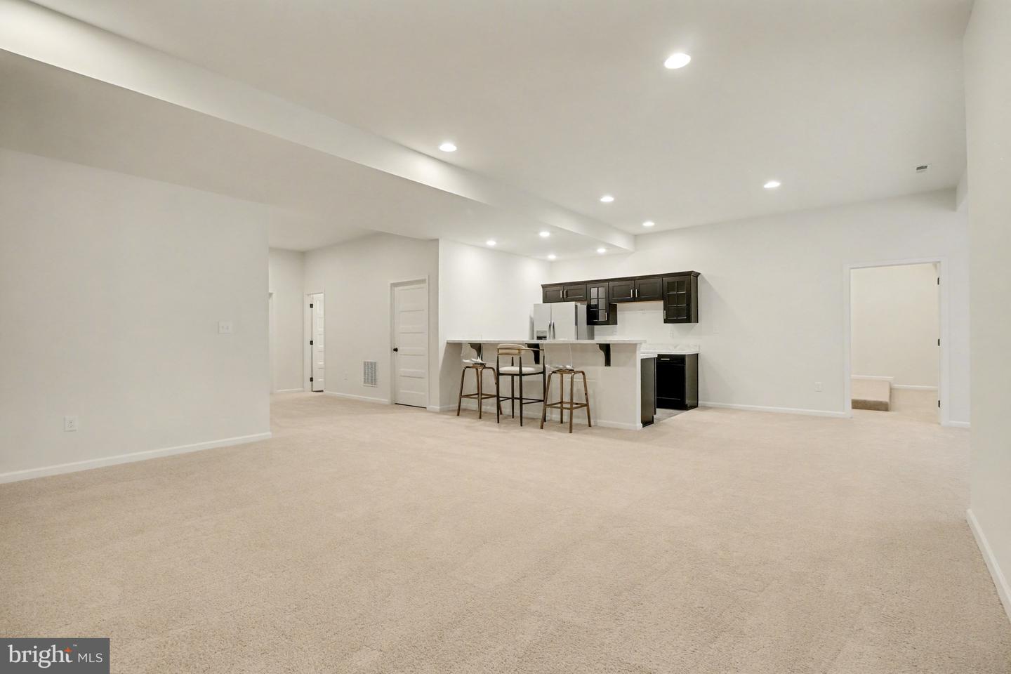 York, Pennsylvania, 17403, United States, 5 Bedrooms Bedrooms, ,6 BathroomsBathrooms,Residential,For Sale,2003251