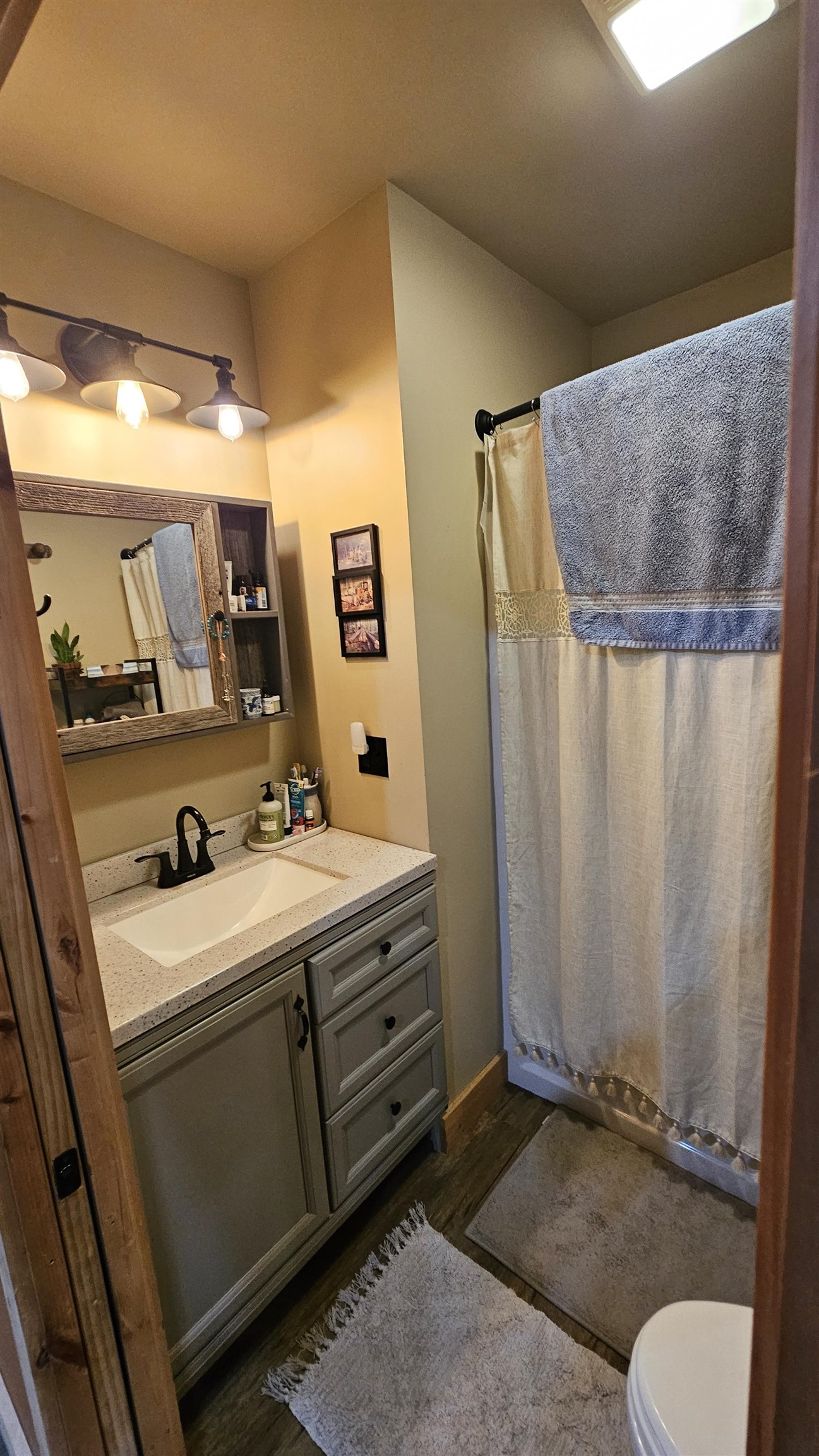 Bradford, New Hampshire, 03221, United States, 3 Bedrooms Bedrooms, ,2 BathroomsBathrooms,Residential,For Sale,1903604