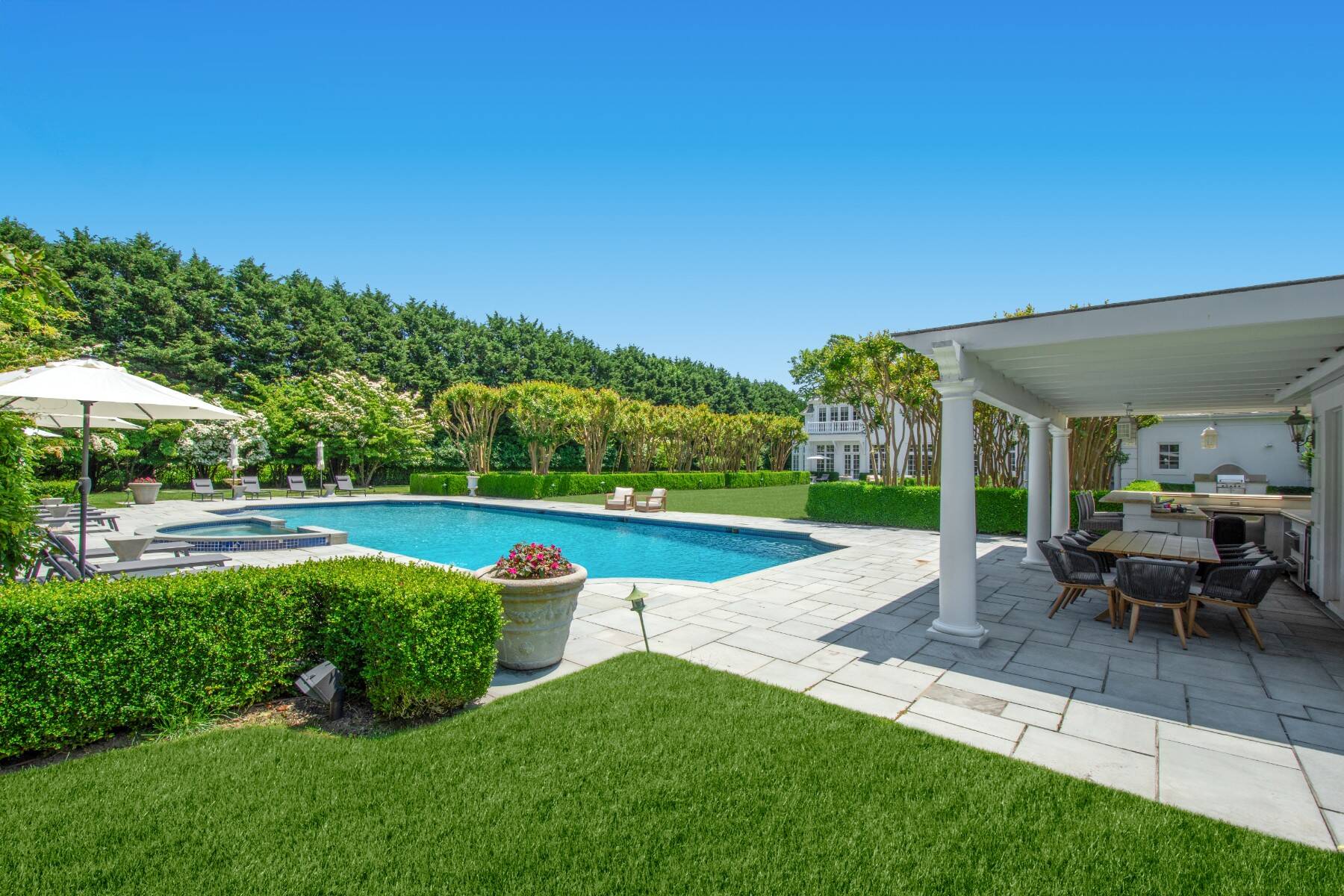  2-Acre SHV Compound, Fully Furnished, w/ Guest & Pool House - 物件實景