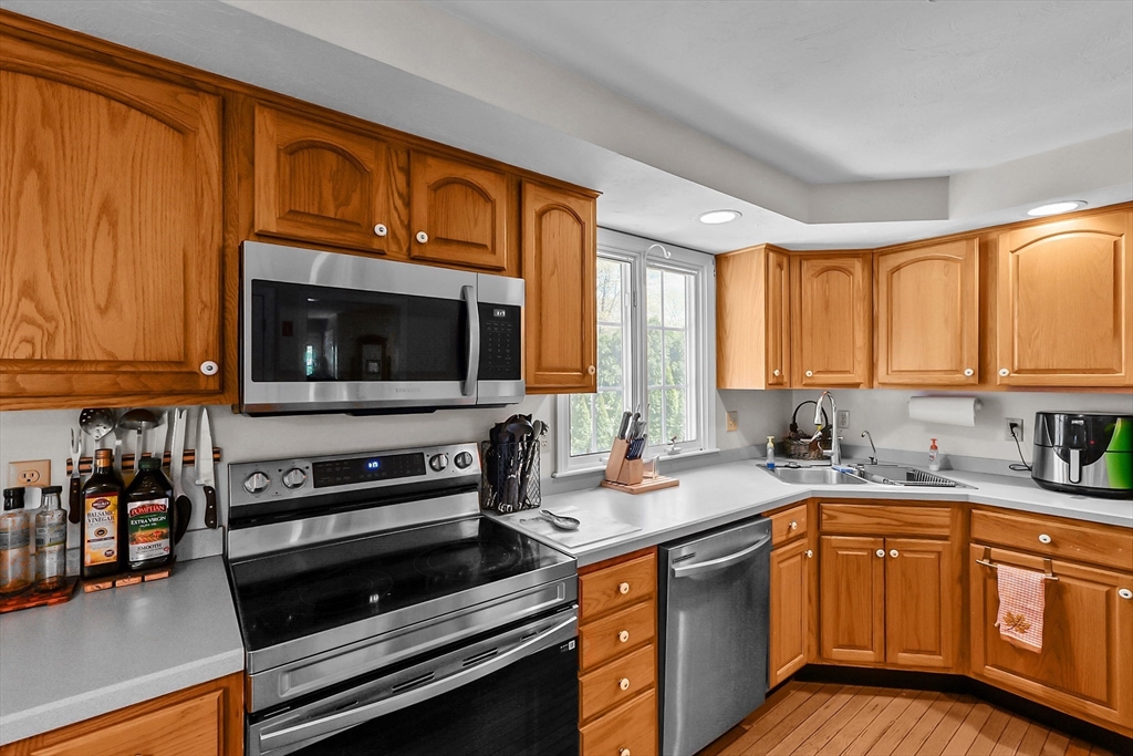Attleboro, Massachusetts, 02703, United States, 4 Bedrooms Bedrooms, ,4 BathroomsBathrooms,Residential,For Sale,1880500