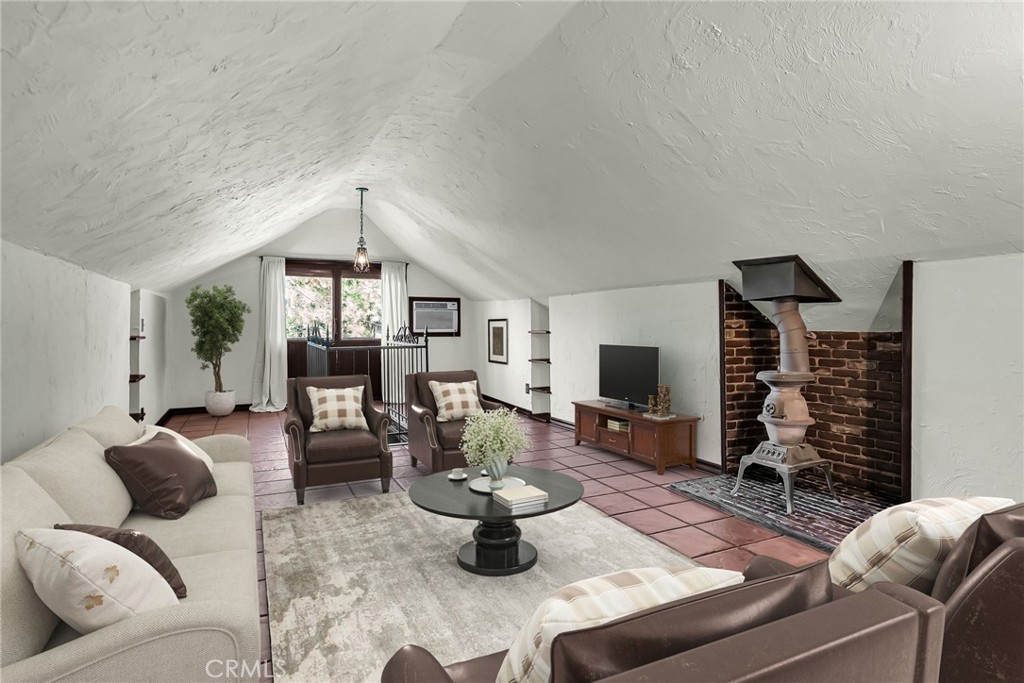 Riverside, California, 92507, United States, 4 Bedrooms Bedrooms, ,2 BathroomsBathrooms,Residential,For Sale,1999020