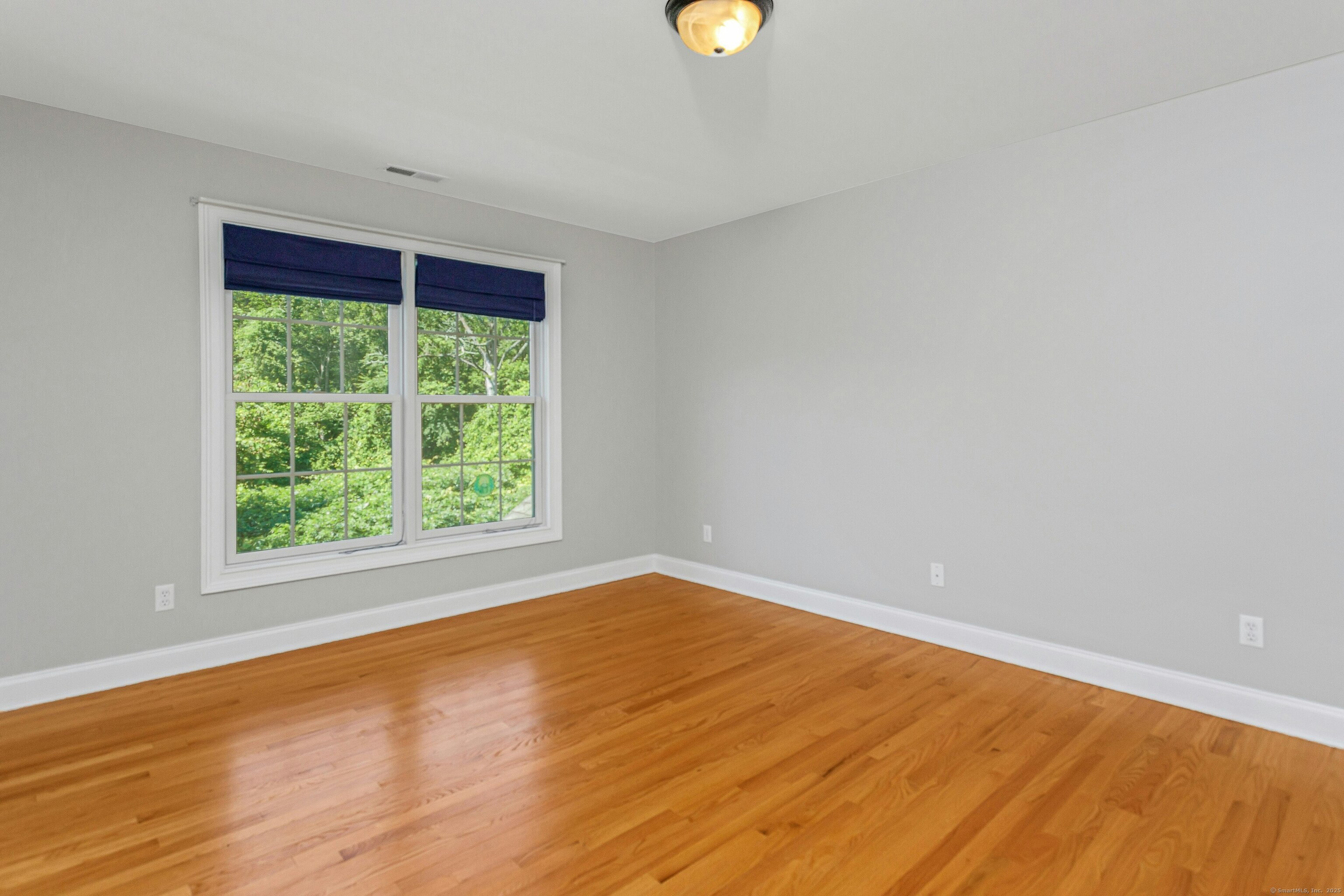 Shelton, Connecticut, 06484, United States, 3 Bedrooms Bedrooms, ,3 BathroomsBathrooms,Residential,For Sale,1875450