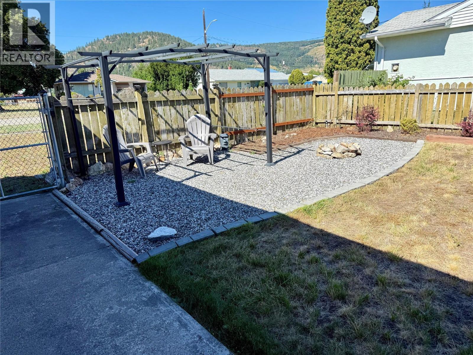 GRAND FORKS, British Columbia, V0H 1H2, CA, 4 Bedrooms Bedrooms, ,1 BathroomBathrooms,Residential,For Sale,1918245