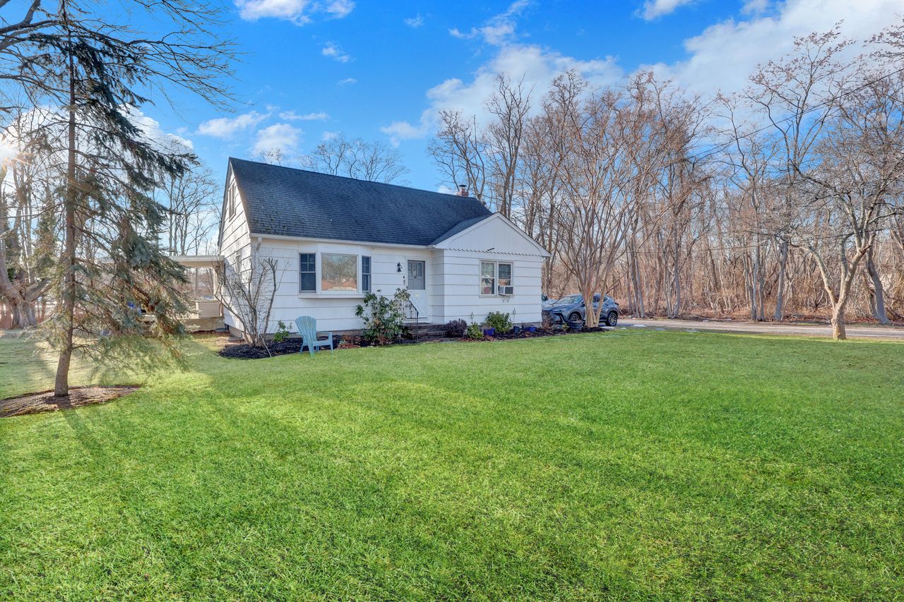 Eastport, New York, 11941, United States, 3 Bedrooms Bedrooms, ,3 BathroomsBathrooms,Residential,For Sale,2008841