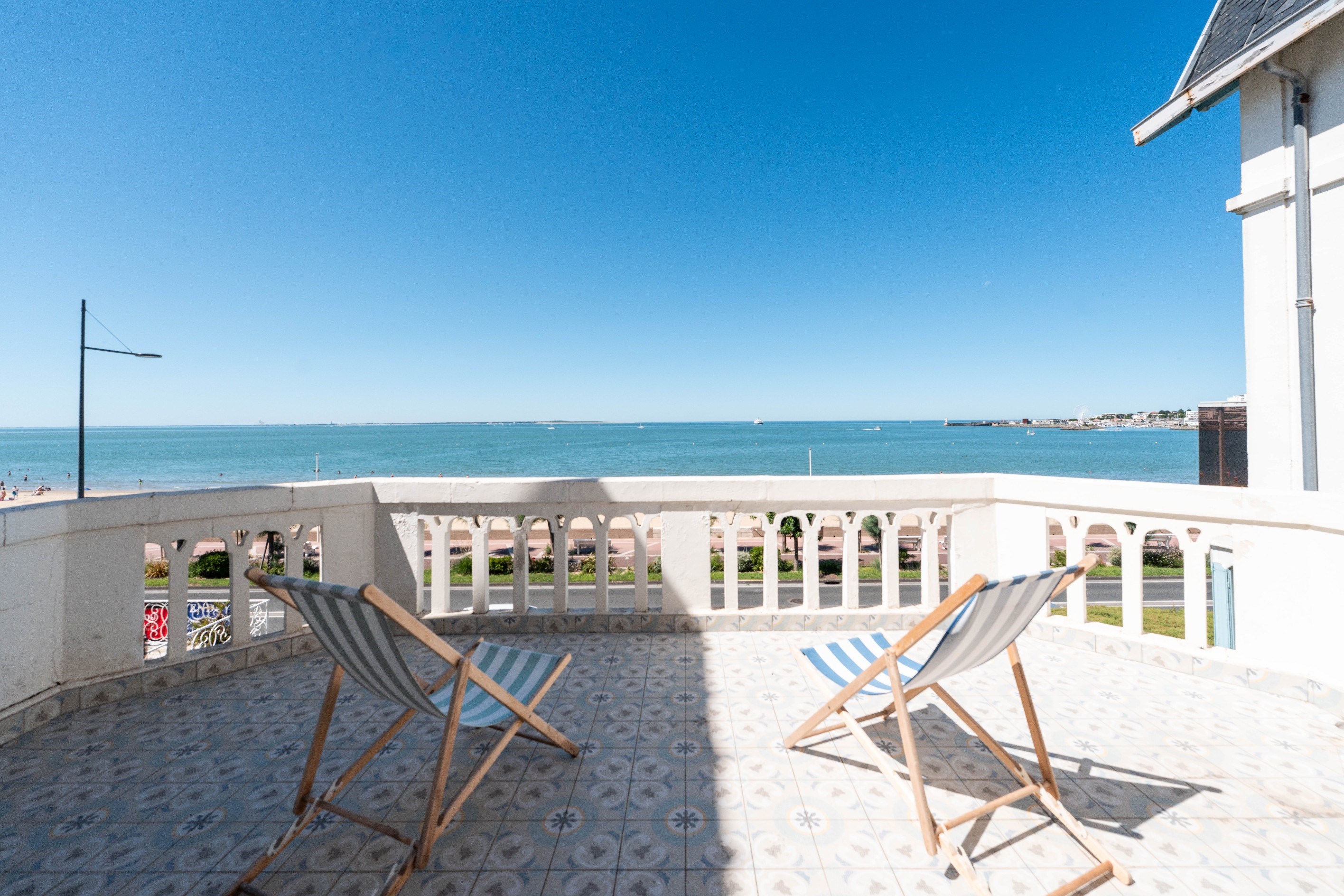  EXCEPTIONAL BELLE ÉPOQUE RESIDENCE ON THE WATERFRONT ROYAN - 物件實景