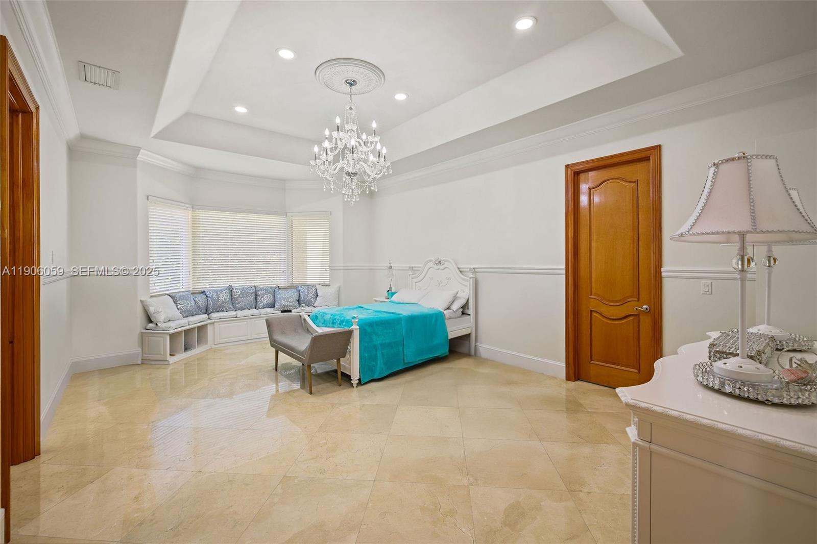 Miami, Florida, 33183, United States, 5 Bedrooms Bedrooms, ,5 BathroomsBathrooms,Residential,For Sale,1998373