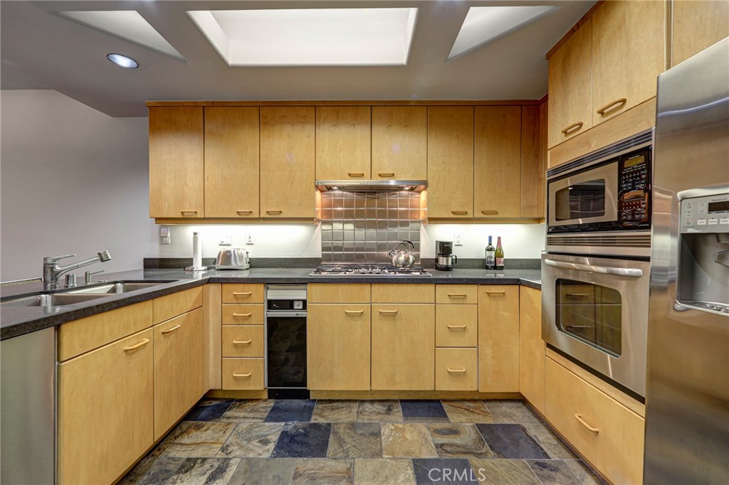 Studio City, California, 91604, United States, 2 Bedrooms Bedrooms, ,3 BathroomsBathrooms,Residential,For Sale,1847940