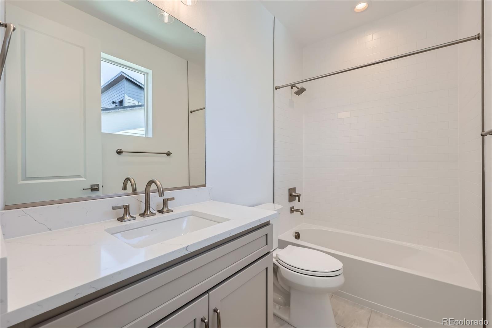 Centennial, Colorado, 80112, United States, 2 Bedrooms Bedrooms, ,4 BathroomsBathrooms,Residential,For Sale,1793200