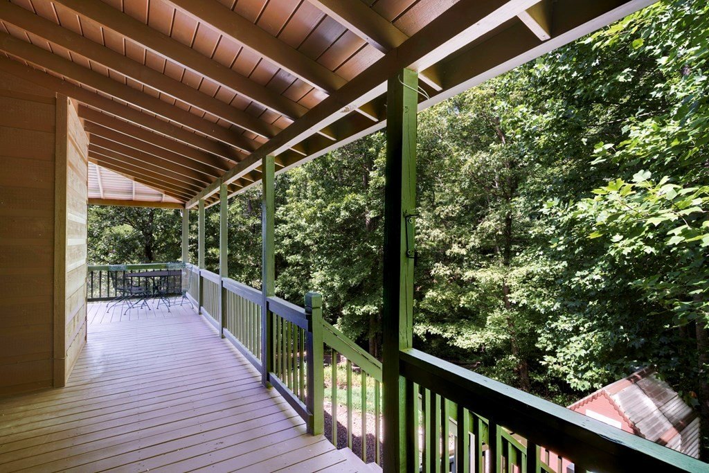 Hiawassee, Georgia, 30546, United States, 2 Bedrooms Bedrooms, ,3 BathroomsBathrooms,Residential,For Sale,1920293